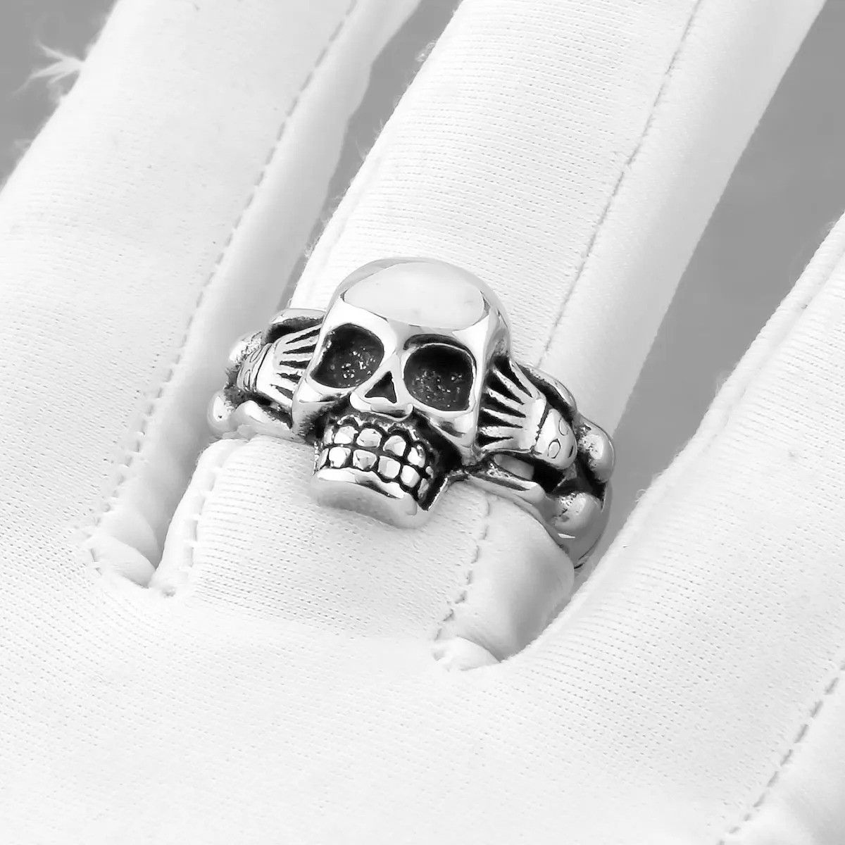 Vintage Crown Queen Skull Ring Size 44 - 5 Thumbnail