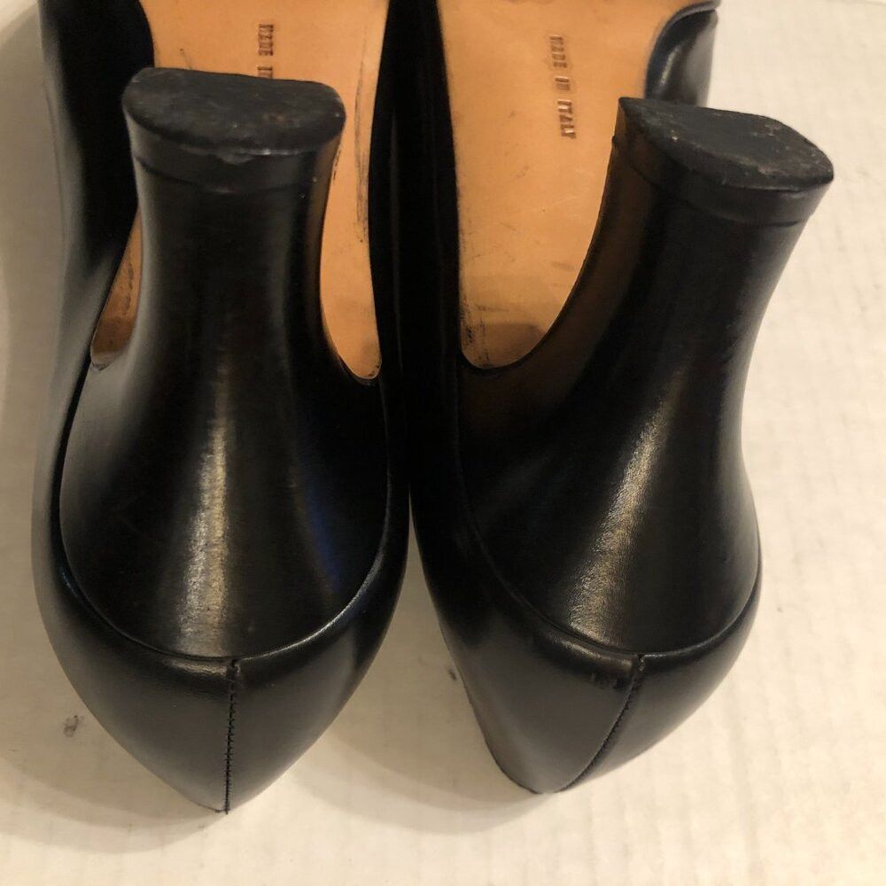 Salvatore Ferragamo SALVATORE FERRAGAMO WOMEN'S LEATHER SHOES SIZE: 7 1/2 B Size US 7.5 / IT 37.5 - 7 Thumbnail