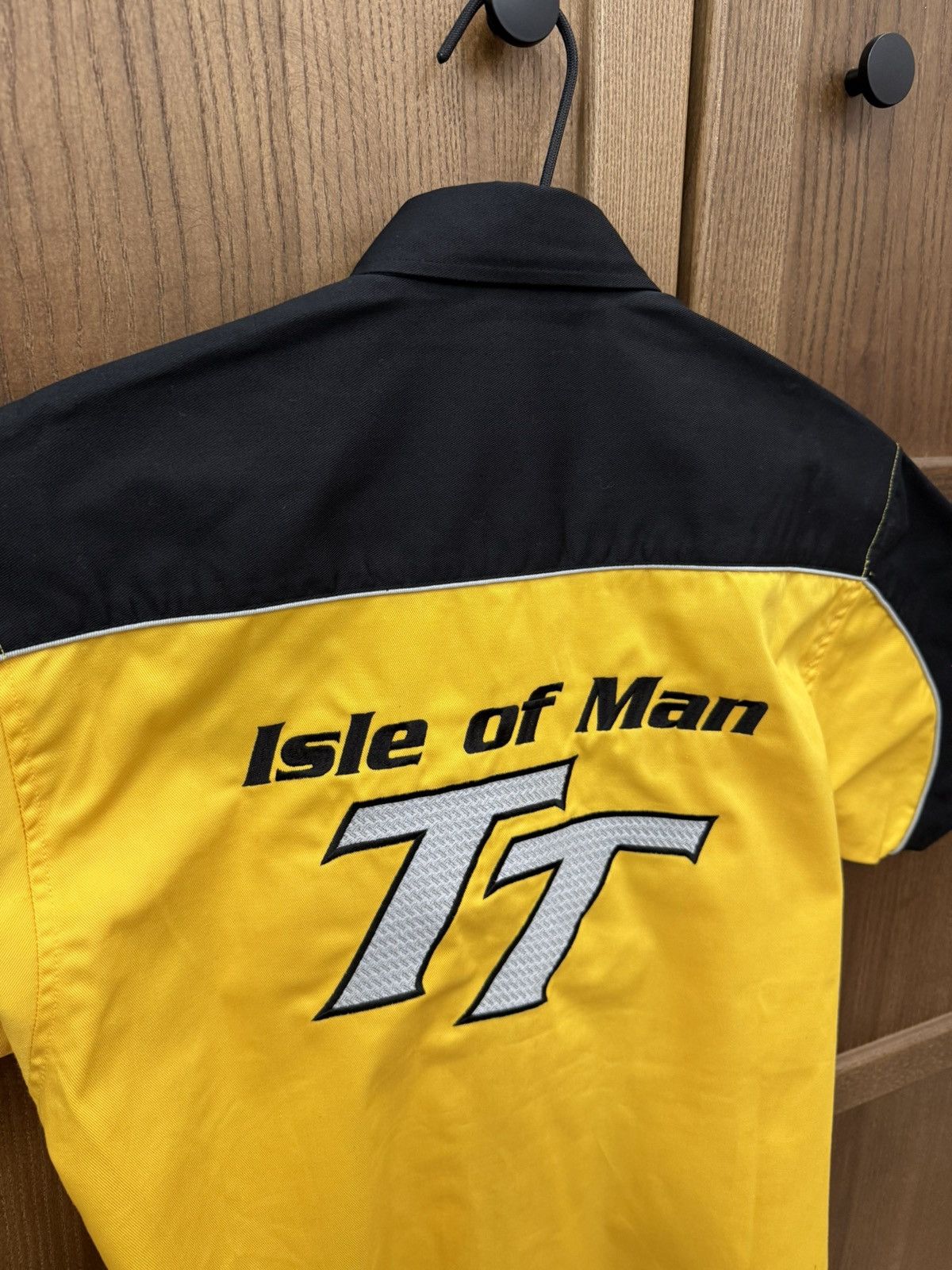 Formula 1 Team Wear Isle of man TT 2009 Racing Button Up Shirt Size US XS / EU 42 / 0 - 11 Thumbnail