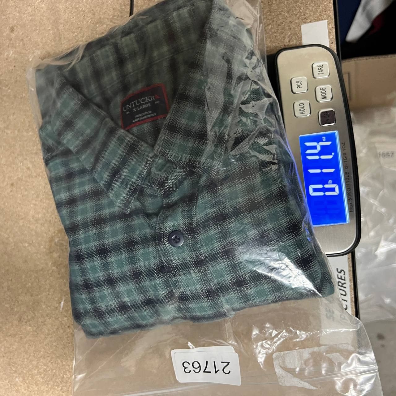 UNTUCKit UNTUCKit Calder Button Down Shirt XL RegularFit PlaidFlannel Size US XL / EU 56 / 4 - 8 Thumbnail