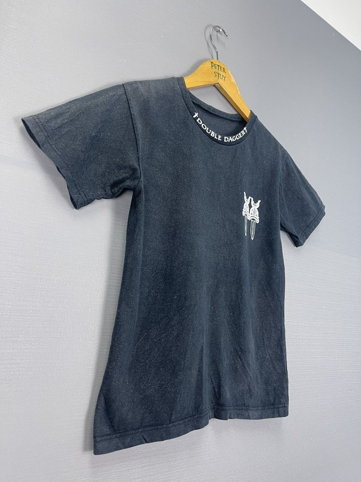 Vintage Vintage Double Dagger T-Shirt Size US S / EU 44-46 / 1 - 4 Thumbnail