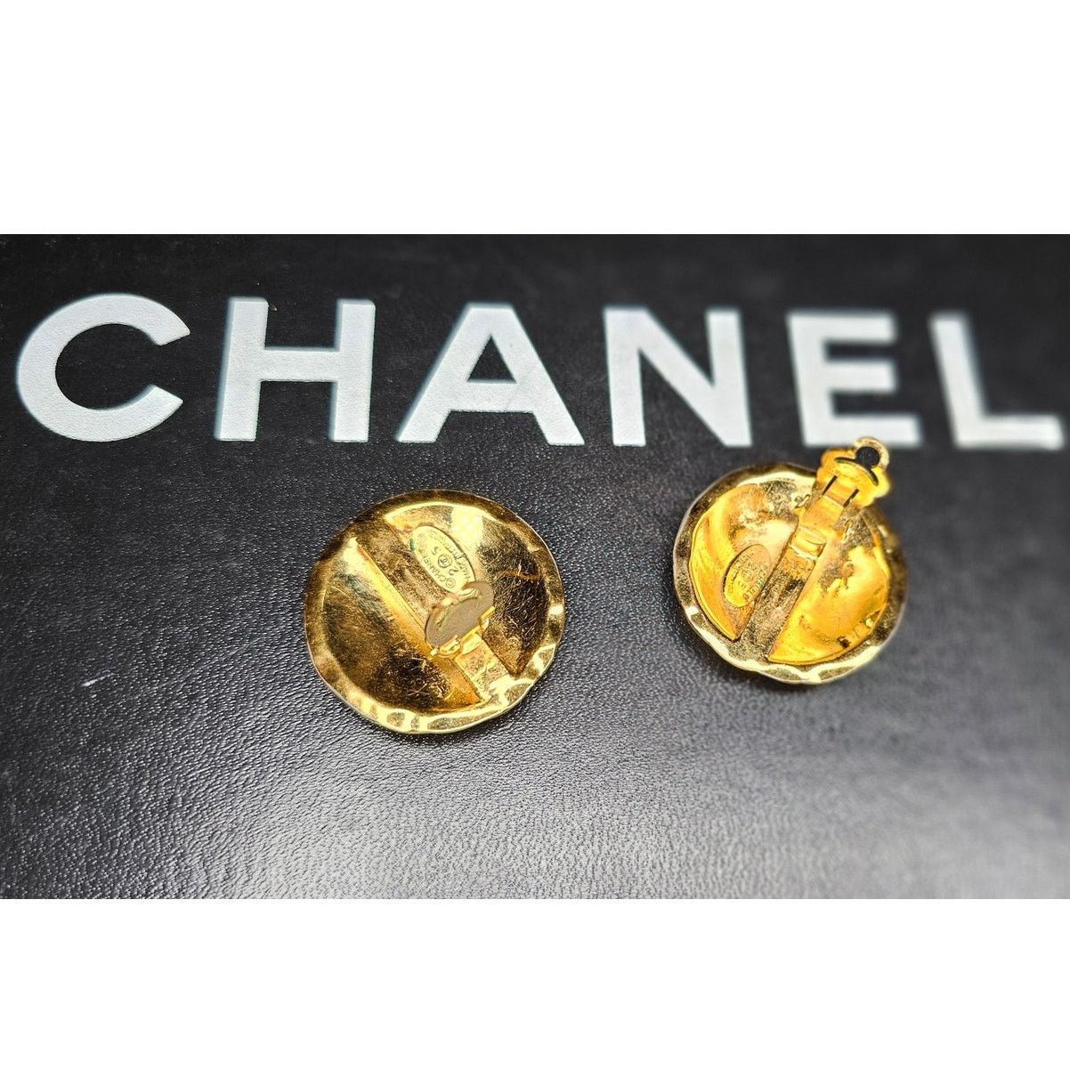 Chanel CHANEL Vintage Round Coco Large Earrings Gold Quilted Size ONE SIZE - 5 Thumbnail