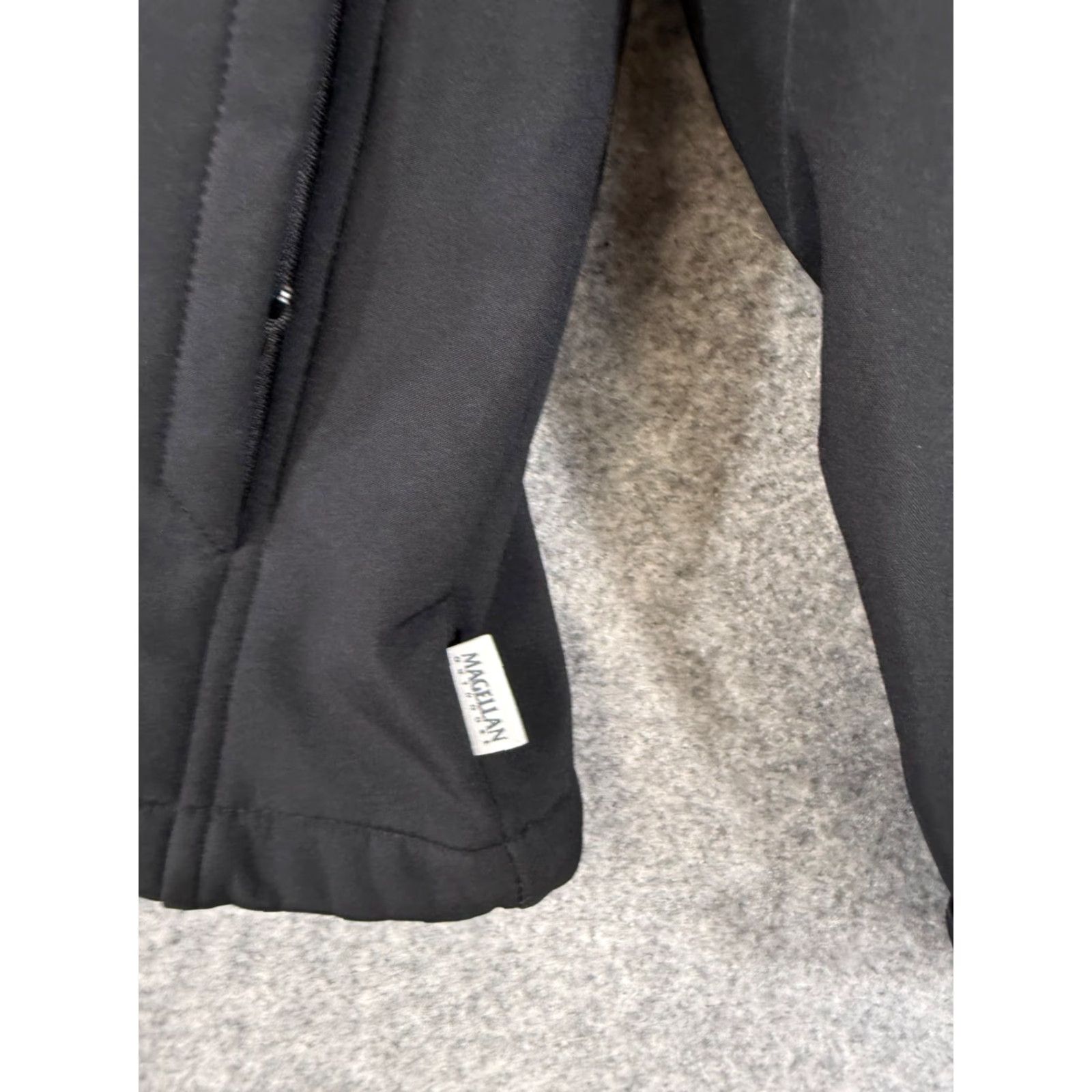 Vintage Magellan Softshell Jacket Mens M Black Fleece Lined Classic Fit Full Zip Stretch Outdoor Utility Shirt Size US M / EU 48-50 / 2 - 6 Thumbnail