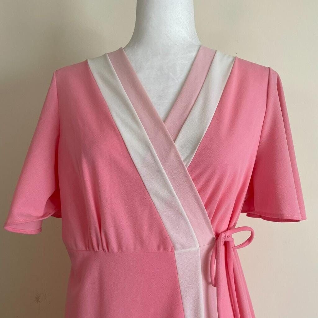Vintage 60s MCM Pink White Flutter Sleeve Hostess Wrap Dress M Size M / US 6-8 / IT 42-44 - 2 Thumbnail