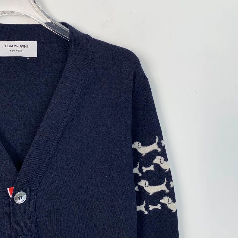 Thom Browne Thom Browne Dark blue puppy inlaid V-neck wool knitted card Size US S / EU 44-46 / 1 - 3 Thumbnail