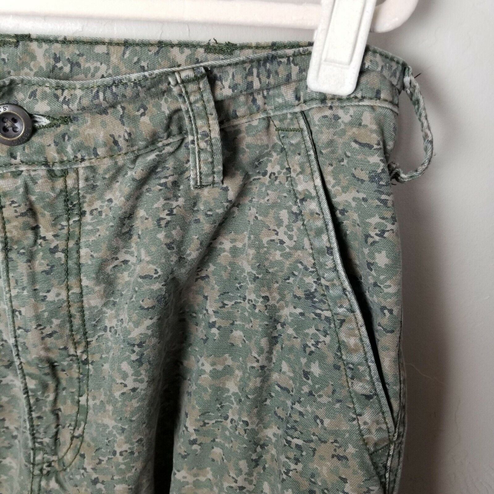 Levi's Levis Mens Camo Print Cargo Shorts Size 32 Green Camouflage Size US 32 / EU 48 - 5 Thumbnail
