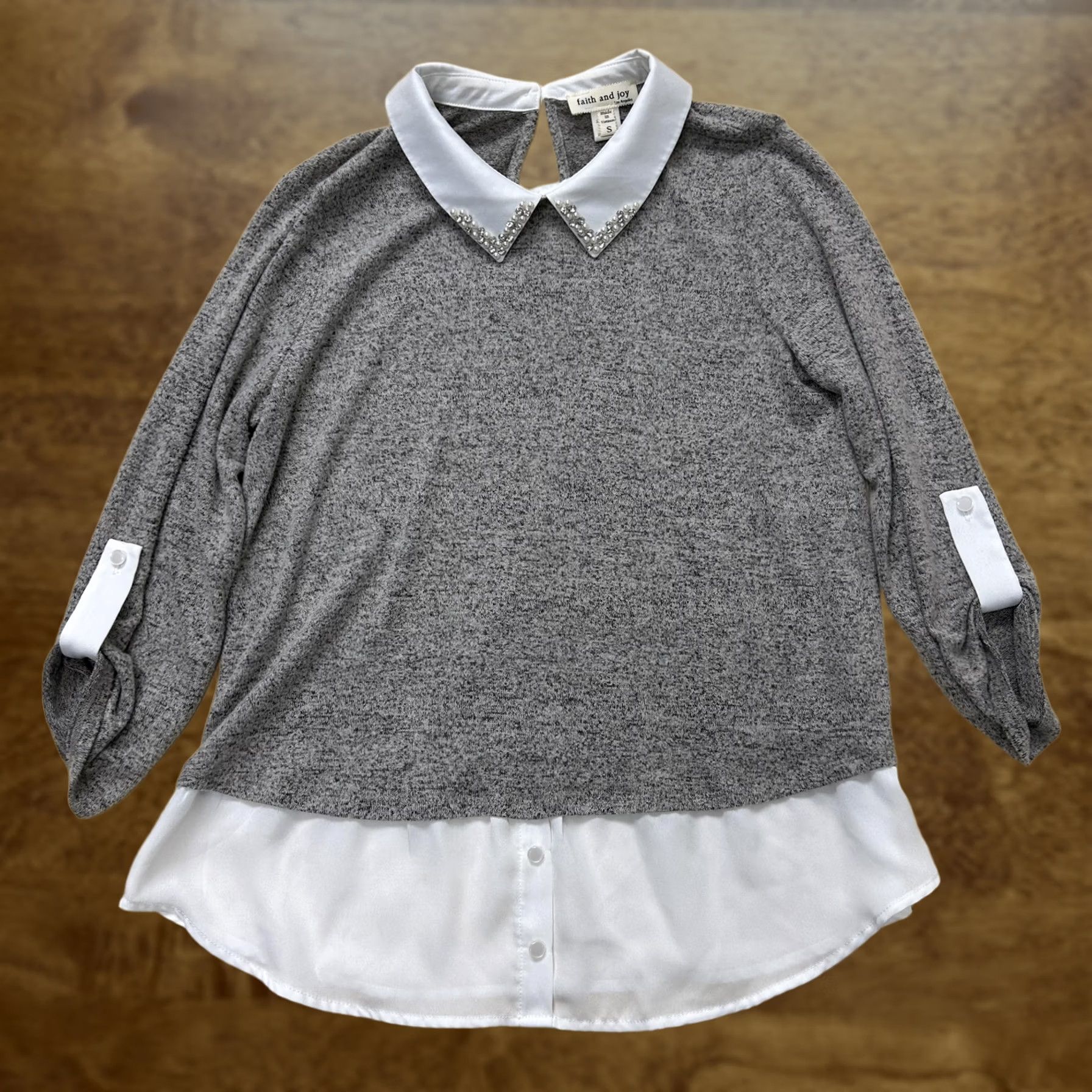 Vintage Faith And Joy Blouse Womens Small Gray Beaded Collar Layered Hem 3/4 Sleeve Top Size S / US 4 / IT 40 - 1 Thumbnail