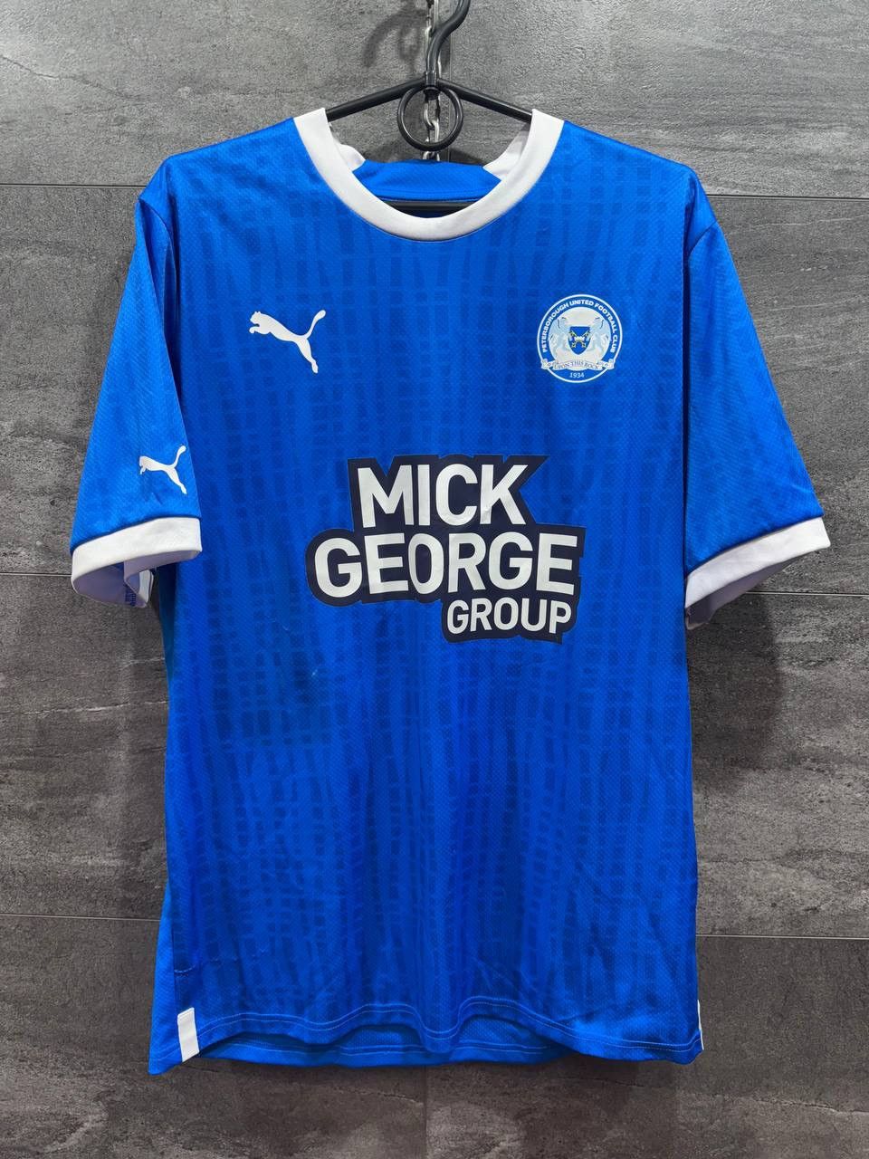 Puma Peterborough United 2022-23 Puma home Soccer Jersey football Size US L / EU 52-54 / 3 - 1 Thumbnail
