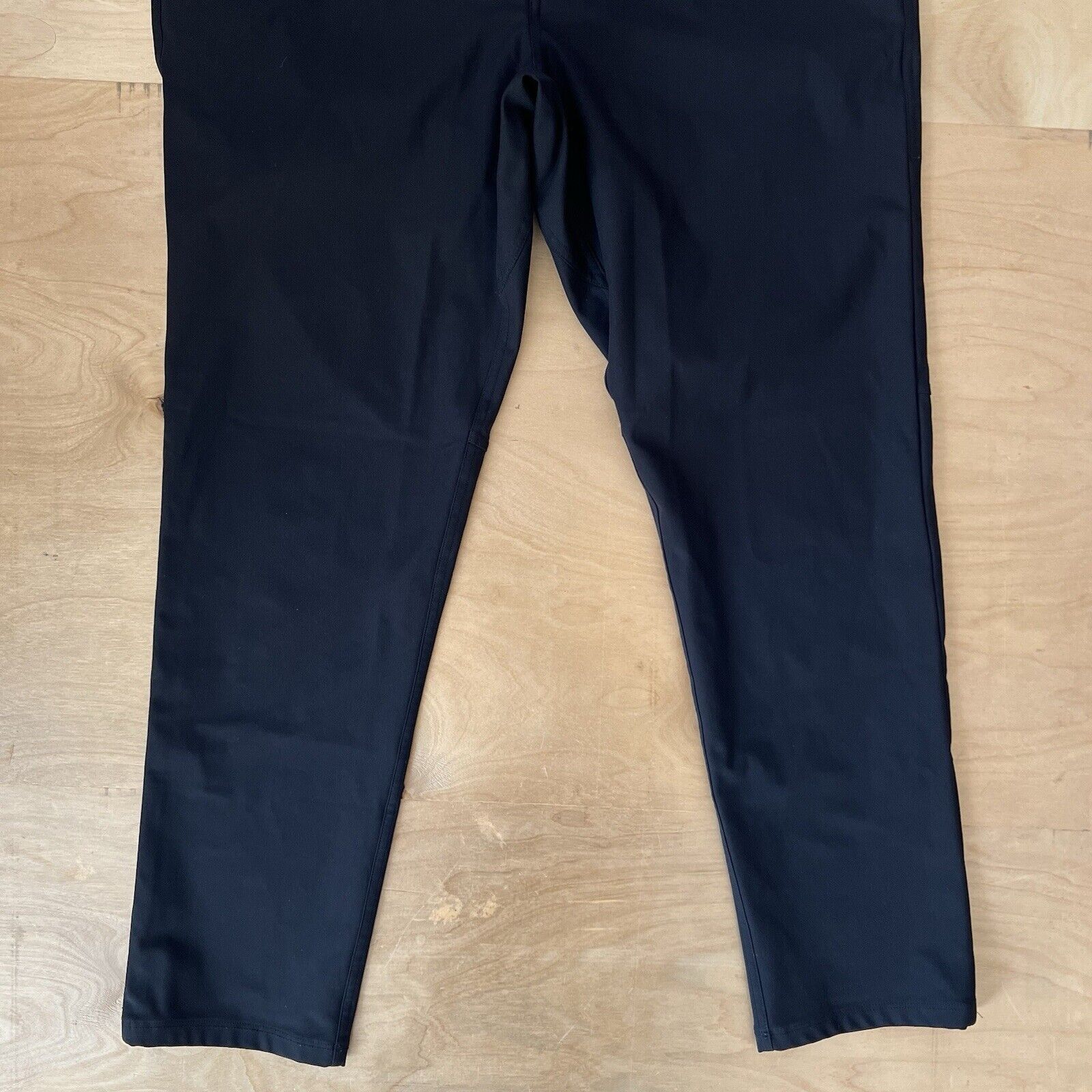 Lululemon Lululemon ABC Pants 34 Black Athleisure Casual Workwear Size US 34 / EU 50 - 4 Thumbnail