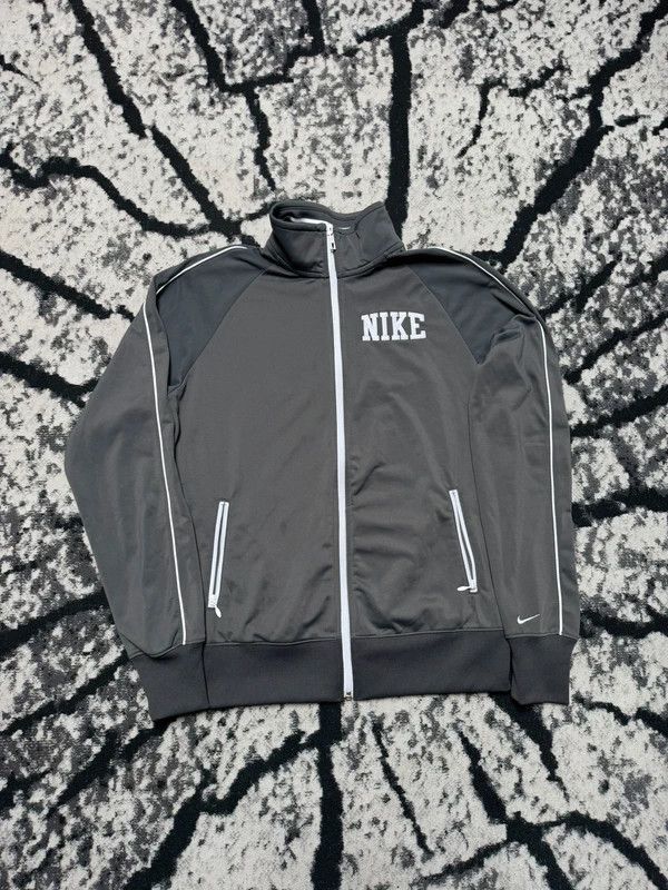 Nike Nike grey logo white swoosh zip track jacket L Size US L / EU 52-54 / 3 - 1 Thumbnail