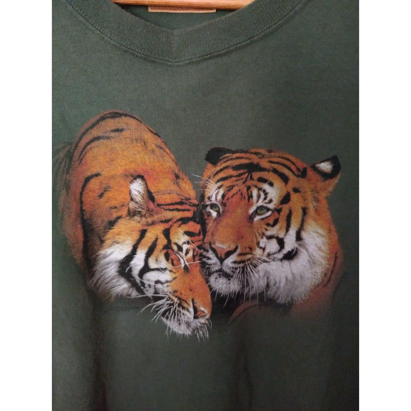 The Mountain VINTAGE The Mountain T-Shirt Men XL Green Twin Tigers Beautiful 2007 Animals Cotton Size US XL / EU 56 / 4 - 4 Thumbnail
