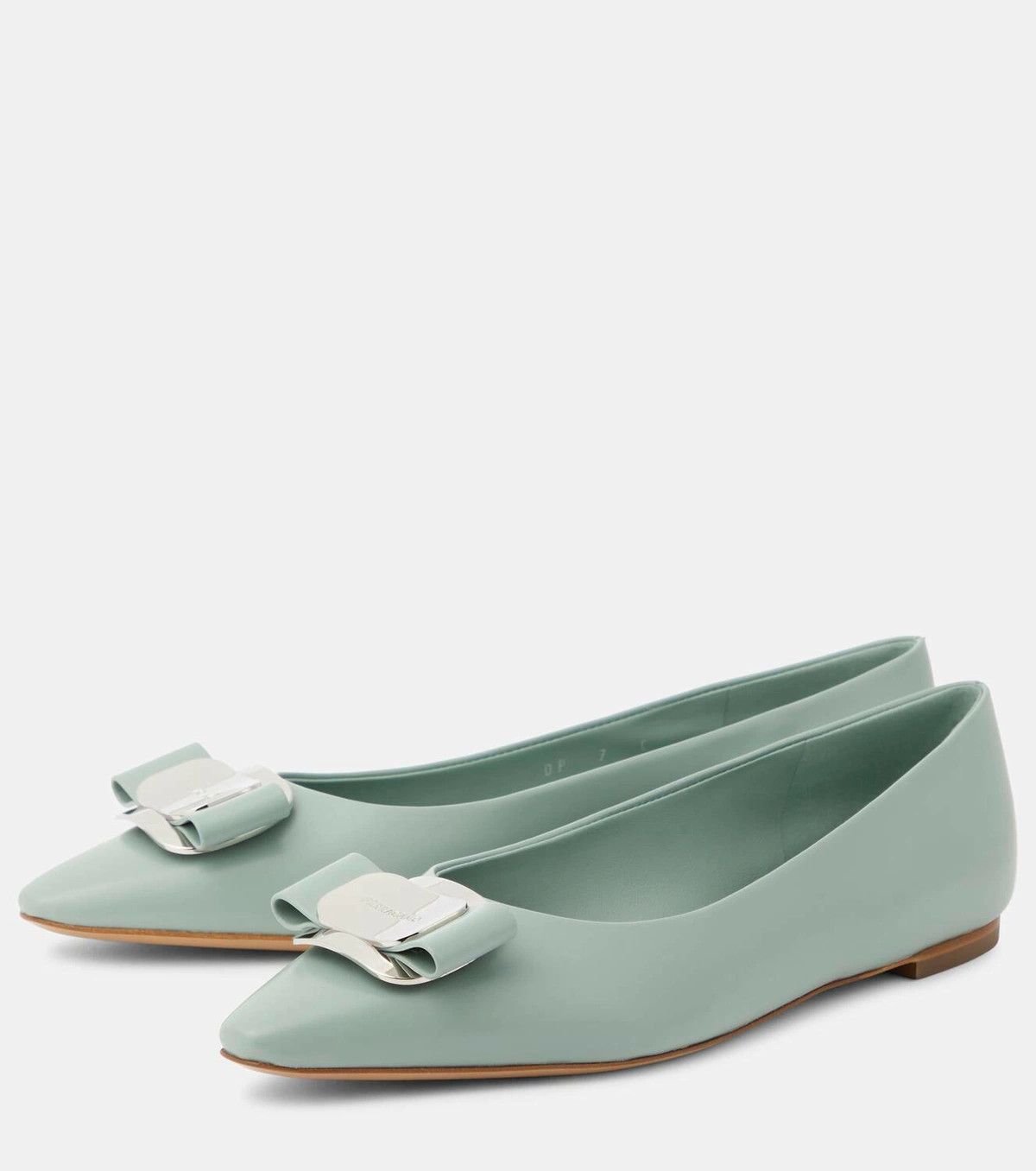 Salvatore Ferragamo o1s1rm0924 Vara Ballet Flats in Light Green Size US 7.5 / IT 37.5 - 4 Thumbnail