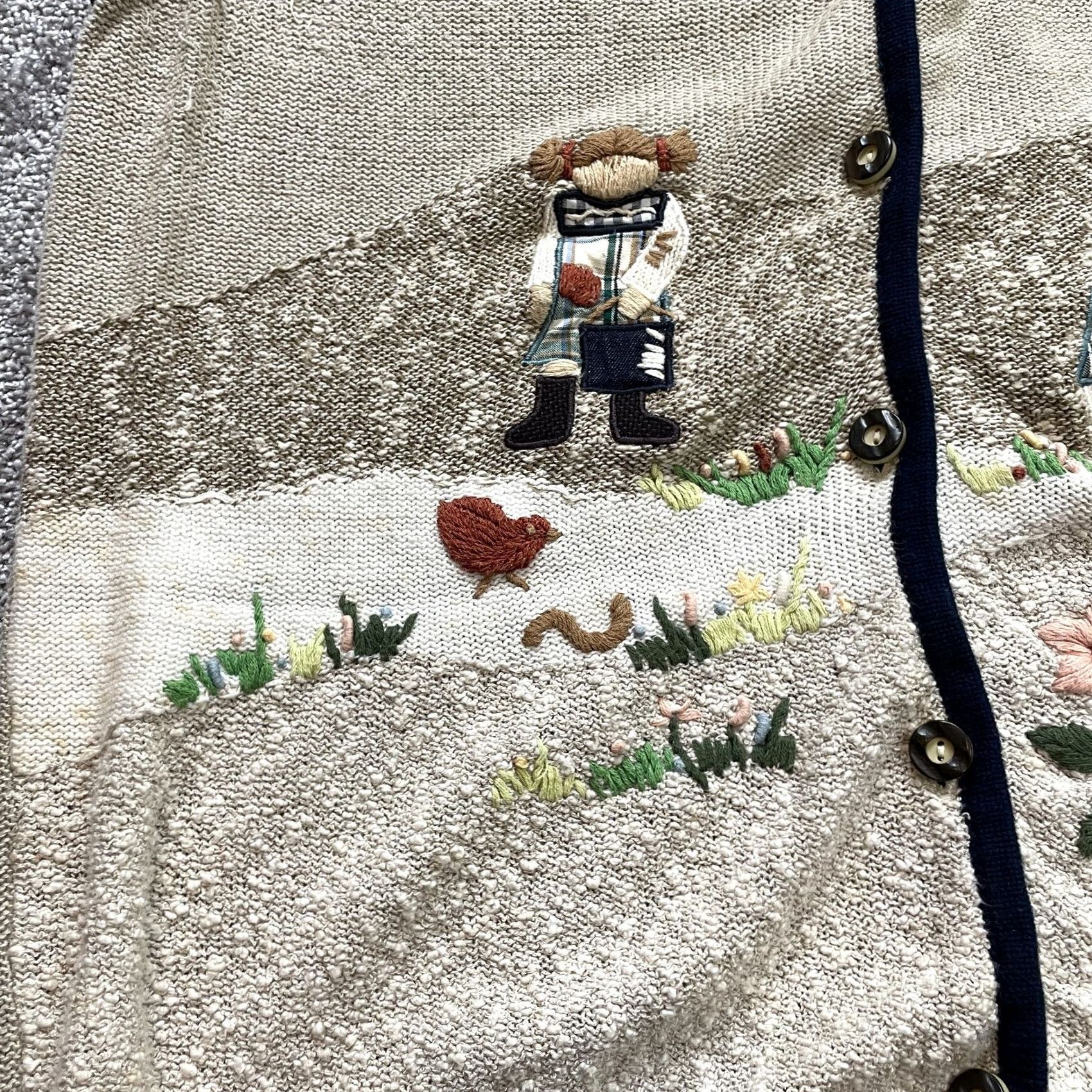 Vintage Gundi Vest Womens 3X Beige Embroidered Knit V-Neck Sweater Vest Christmas USA Vintage Plus Size Ladies Shirt Size XXL / US 16-18 / IT 52-54 - 6 Thumbnail