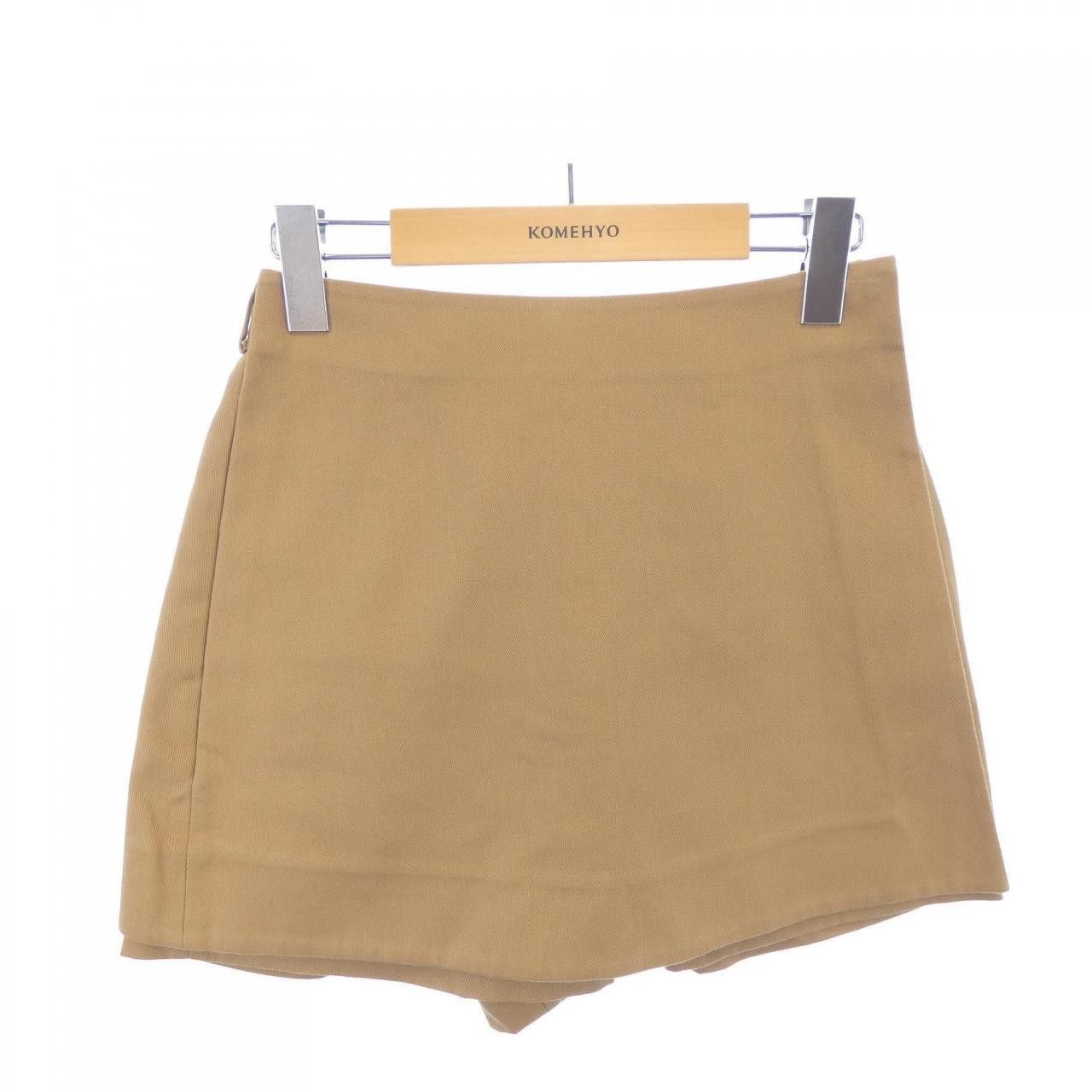 Valentino Valentino Valentino Shorts Others Shorts VB0RA7P06C9 DUTY FREE for USA Size ONE SIZE - 1 Thumbnail