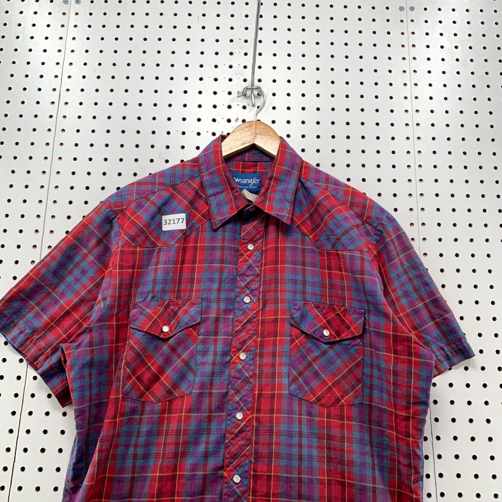 Wrangler VINTAGE Wrangler Western Snap Shirt Mens Large Red Blue Plaid Short Sleeve Size US L / EU 52-54 / 3 - 2 Thumbnail