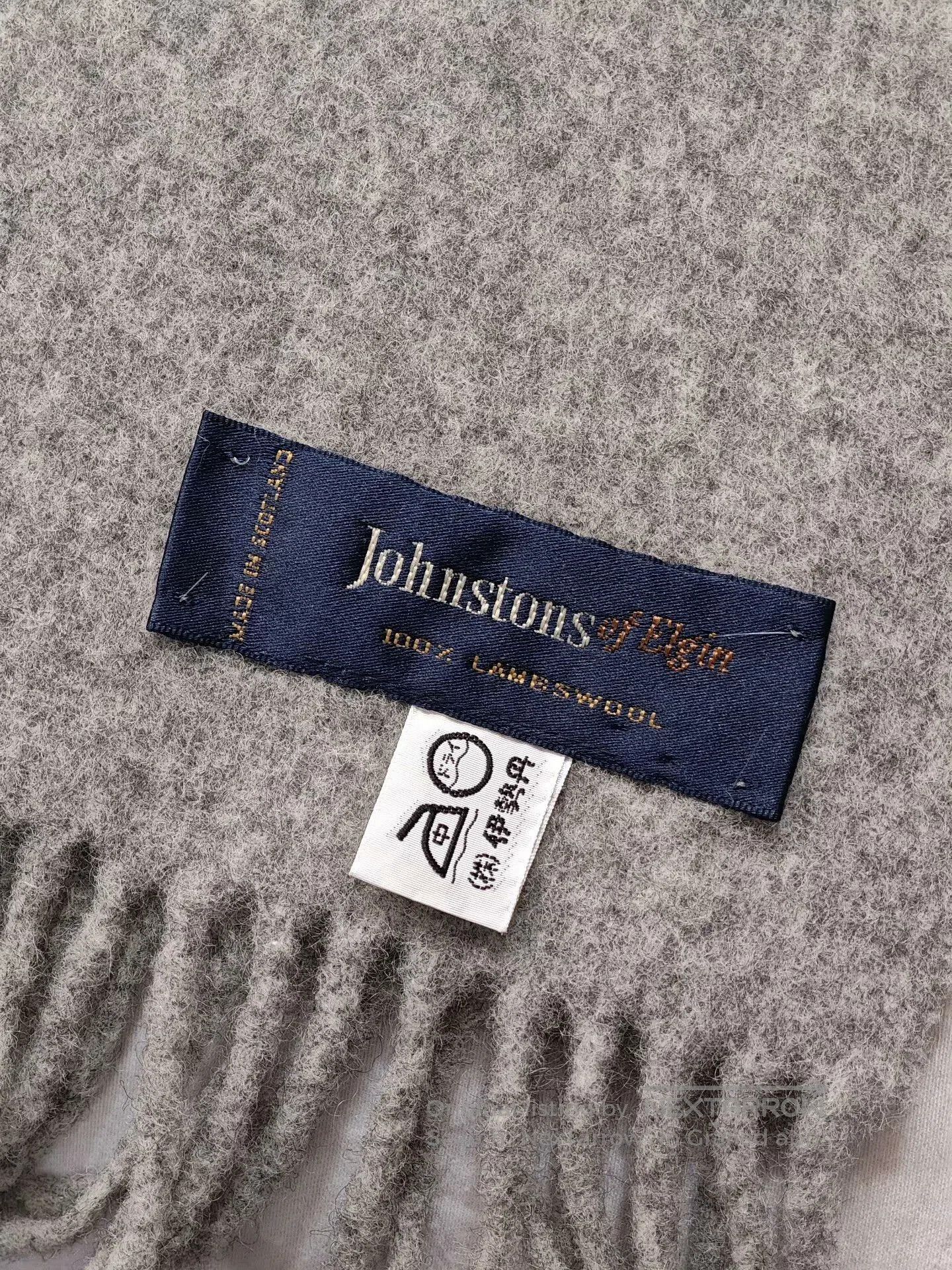 Johnstons Of Elgin Gray Scottish Wool Wrap Scarf. Size ONE SIZE - 3 Thumbnail
