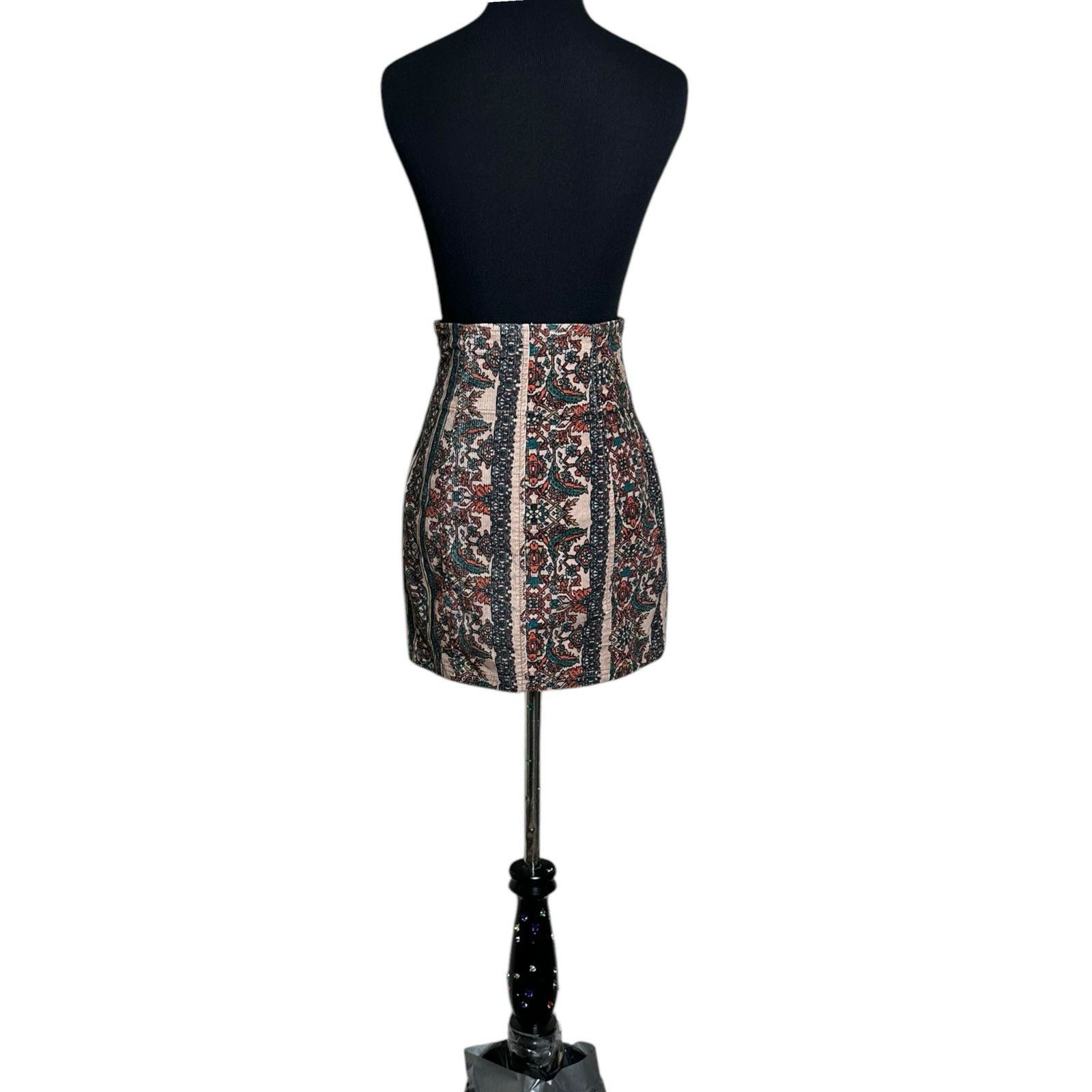 Free People Free People floral corduroy high waisted mini skirt size 0 Size 25" / US 0 / IT 36 - 11 Thumbnail