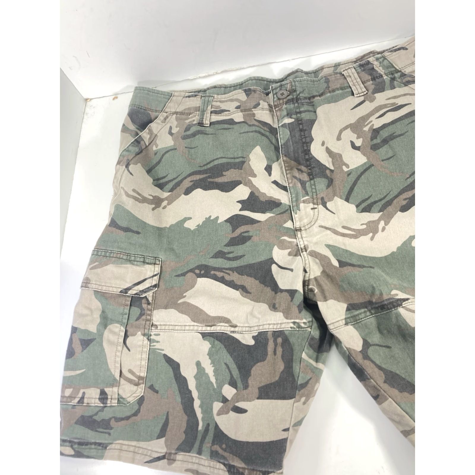 Wrangler VINTAGE Wrangler Camo Cargo Shorts Mens 42X12 Classic Relaxed Fit Camouflage Cotton Size US 42 / EU 58 - 3 Thumbnail