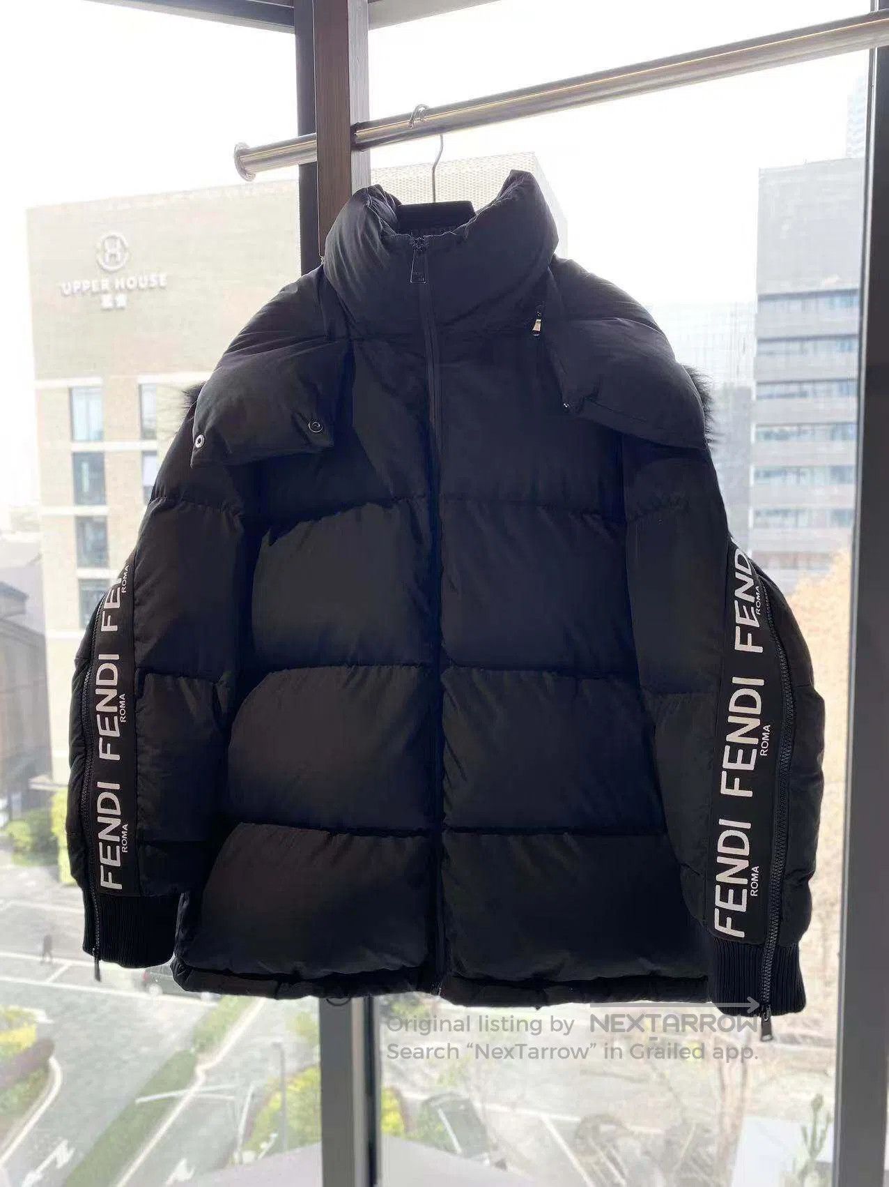 Fendi Fendi Letter Logo sleeve badge black down jacket| Size XS / US 0-2 / IT 36-38 - 2 Thumbnail