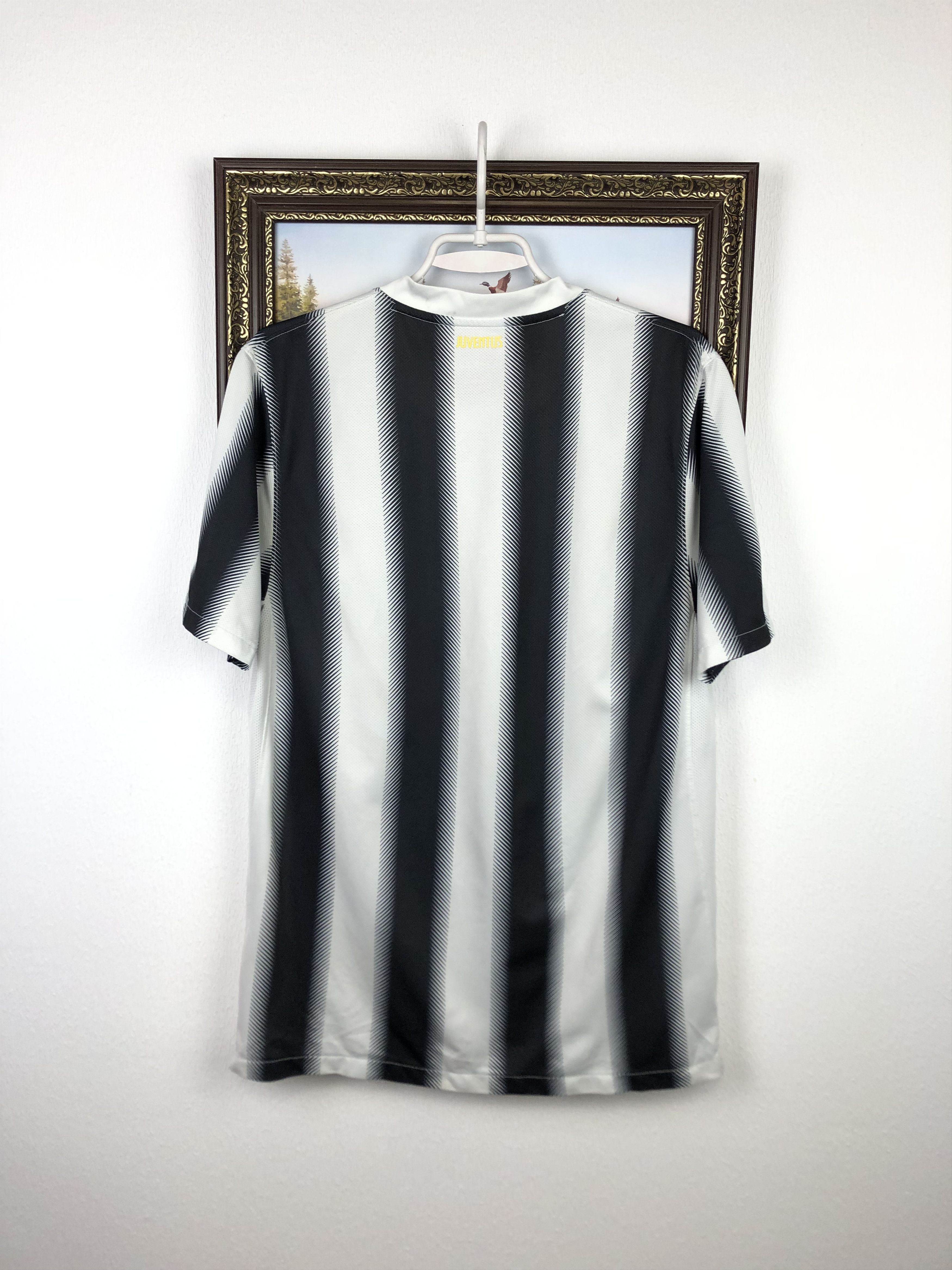 Nike Juventus football shirt 2011 Soccer Nike Jersey Maglia Size US M / EU 48-50 / 2 - 10 Thumbnail