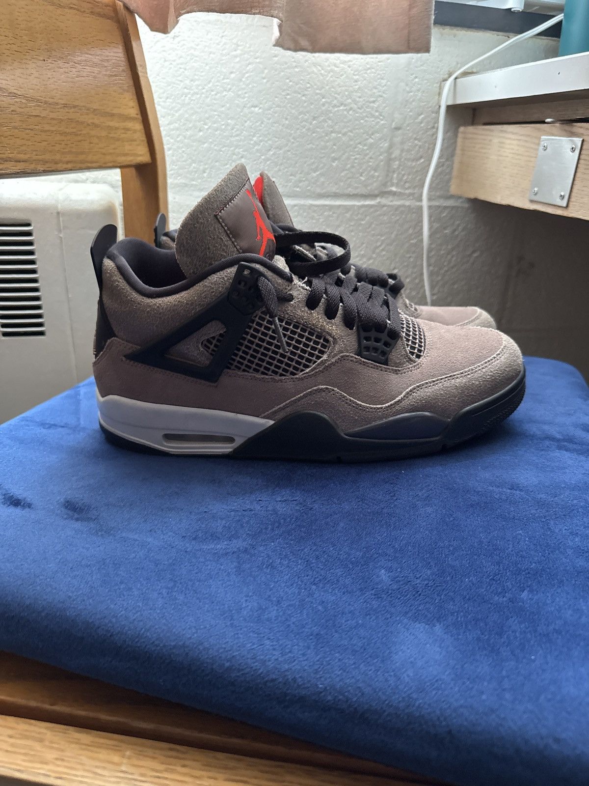 Jordan Brand Jordan 4 Taupe Haze Size US 10.5 / EU 43-44 - 1 Thumbnail