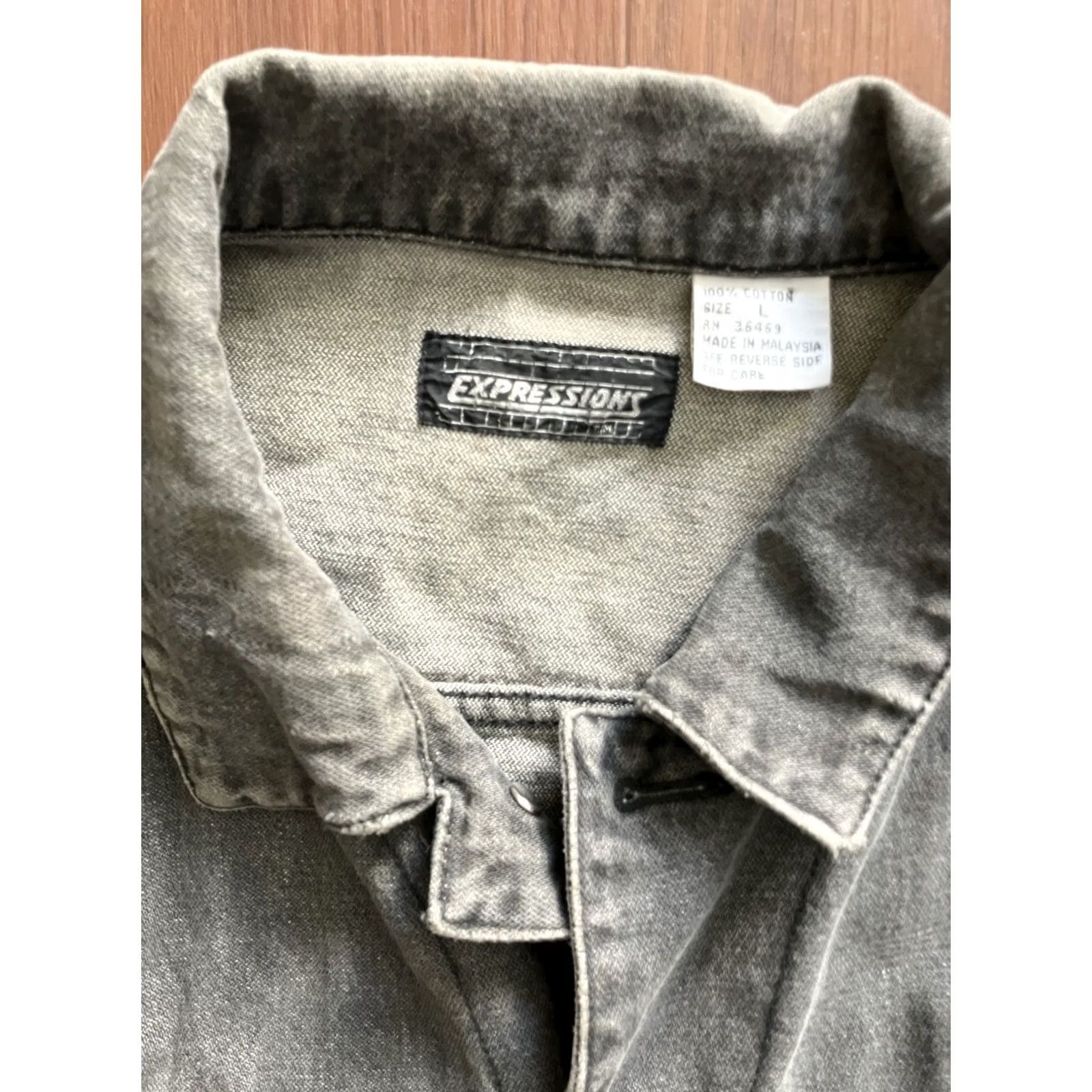 Vintage VINTAGE Expressions Denim Jacket Short 80s Grunge Mens L Gray Cotton Distressed Pockets Button Front Size US L / EU 52-54 / 3 - 4 Thumbnail
