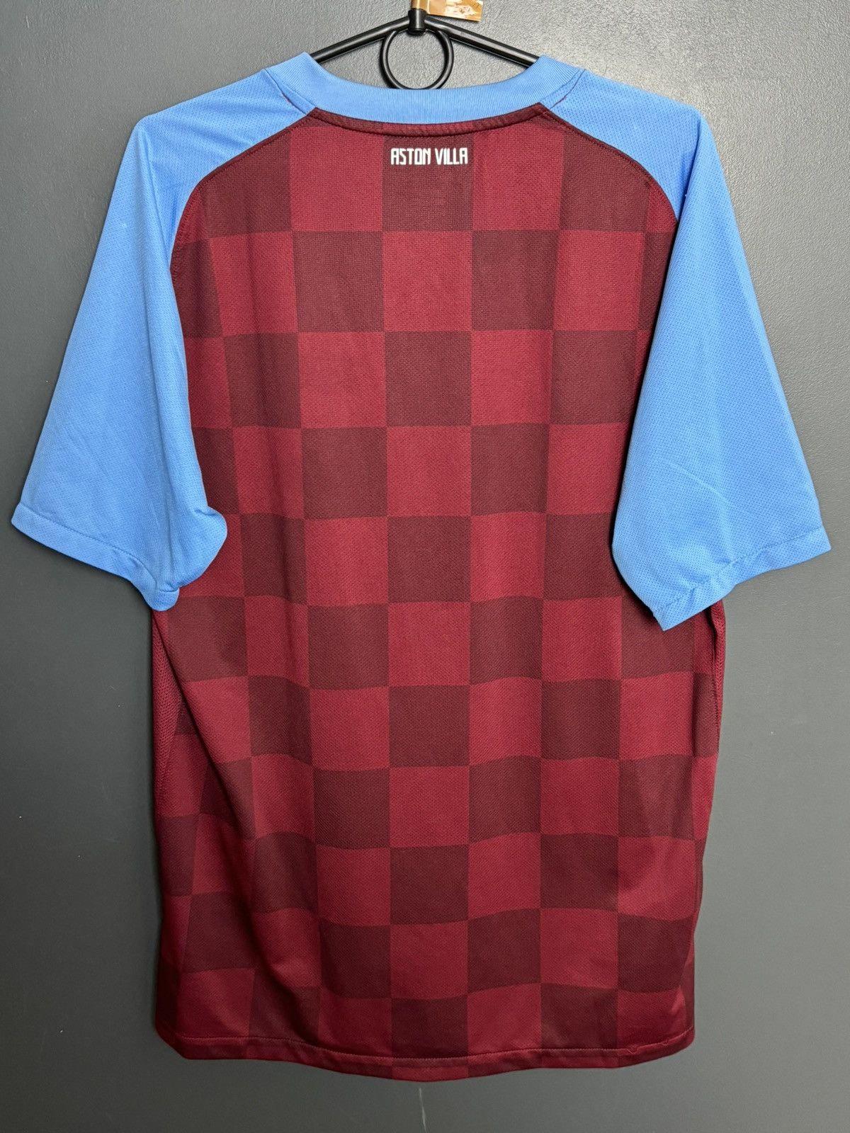 Nike Aston Villa 11/12 Home Football Jersey Size US M / EU 48-50 / 2 - 2 Thumbnail