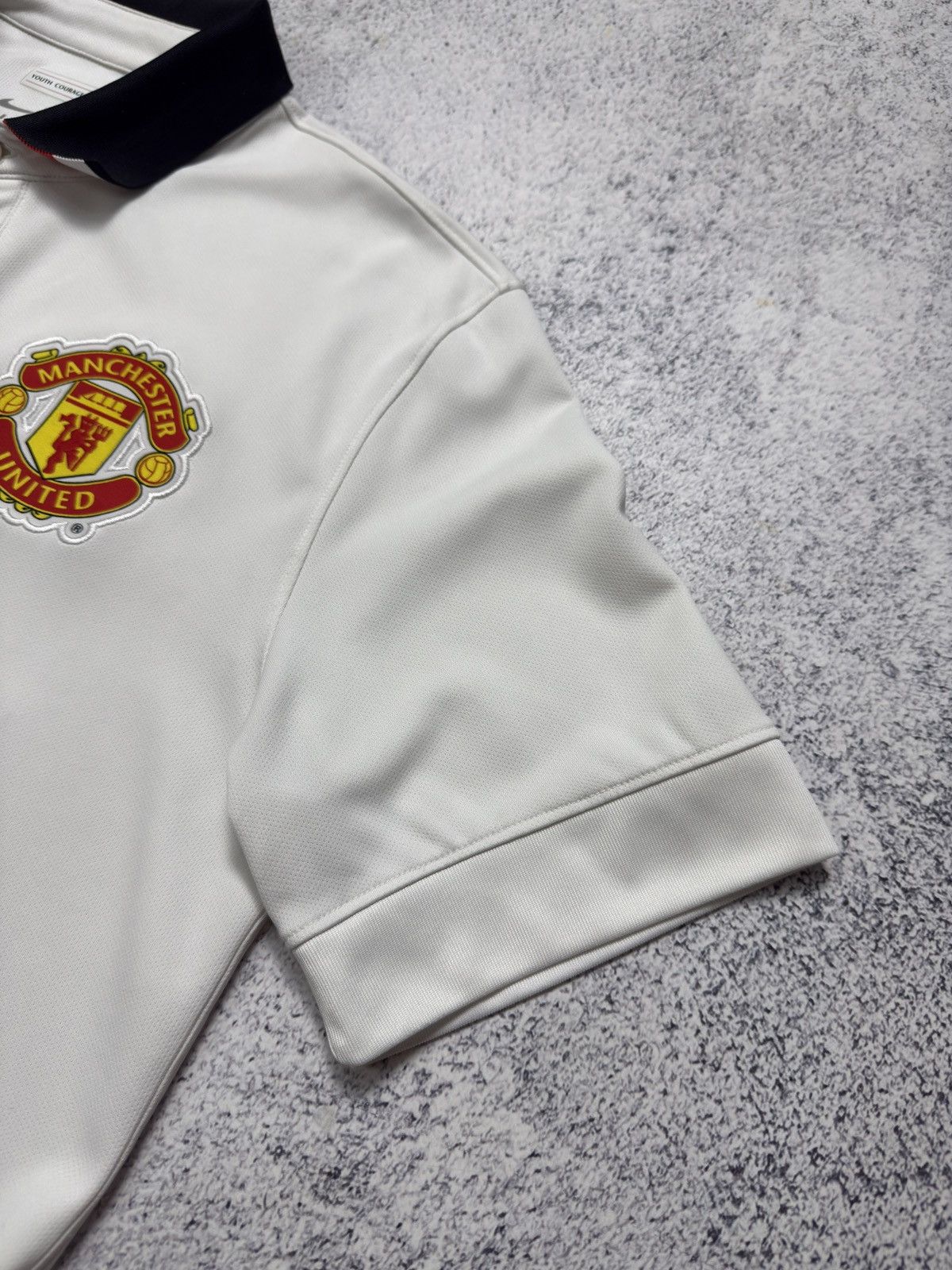 Nike NIKE MANCHESTER UNITED 2014/2015 AWAY FOOTBALL SHIRT JERSEY Size US M / EU 48-50 / 2 - 9 Thumbnail