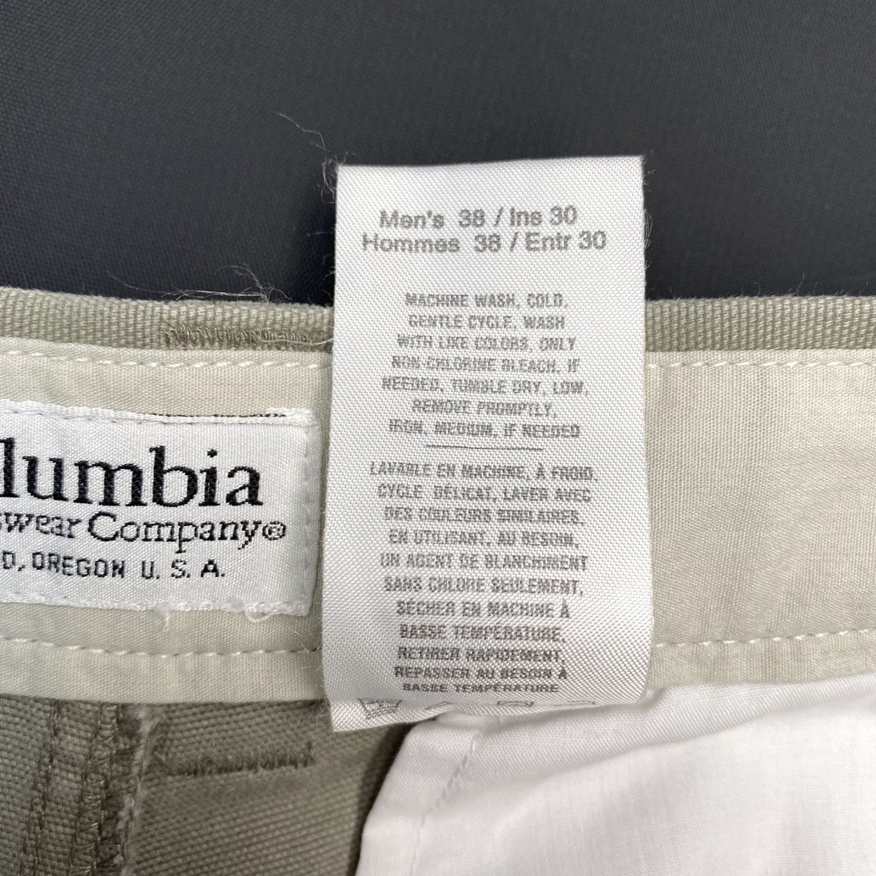 Vintage Columbia Cargo Pants Mens 38x30 Stone Washed Outdoor Hiking Zip Pocket Pants Mens Beige Pockets Outdoor 90s? Size US 38 / EU 54 - 5 Thumbnail