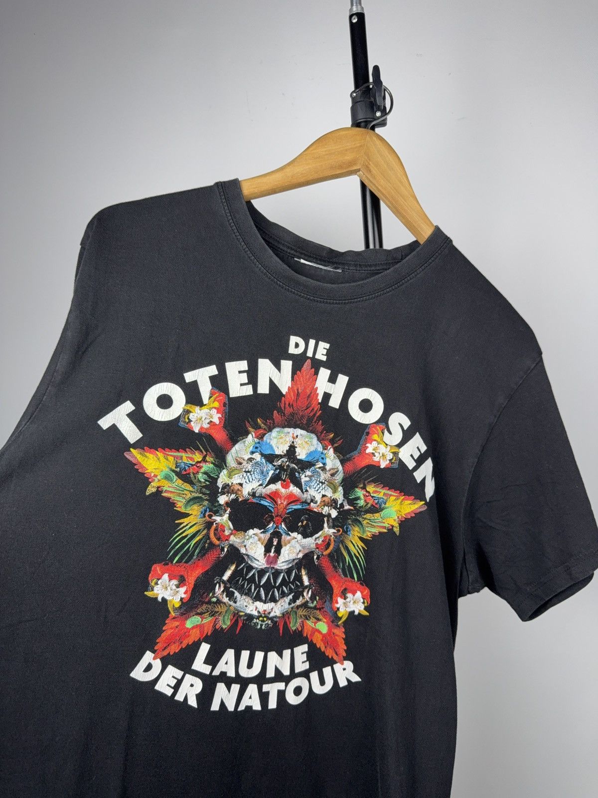 Band Tees 00s Die Toten Hosen 2017 Tour Shirt Skull Graphic Band Tee Size US L / EU 52-54 / 3 - 3 Thumbnail