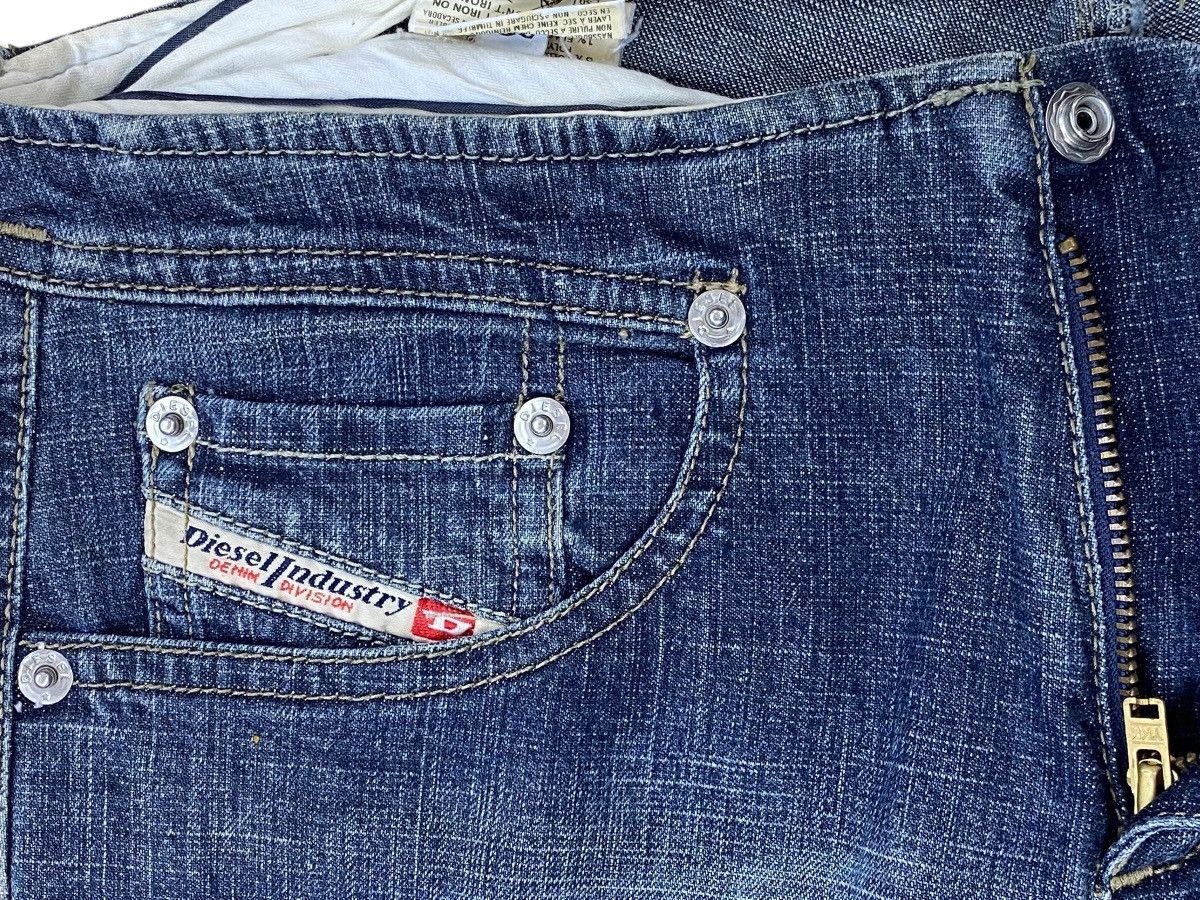 Diesel Diesel Blue Wash Style Boot Cut Leg Jeans Size US 29 - 10 Thumbnail