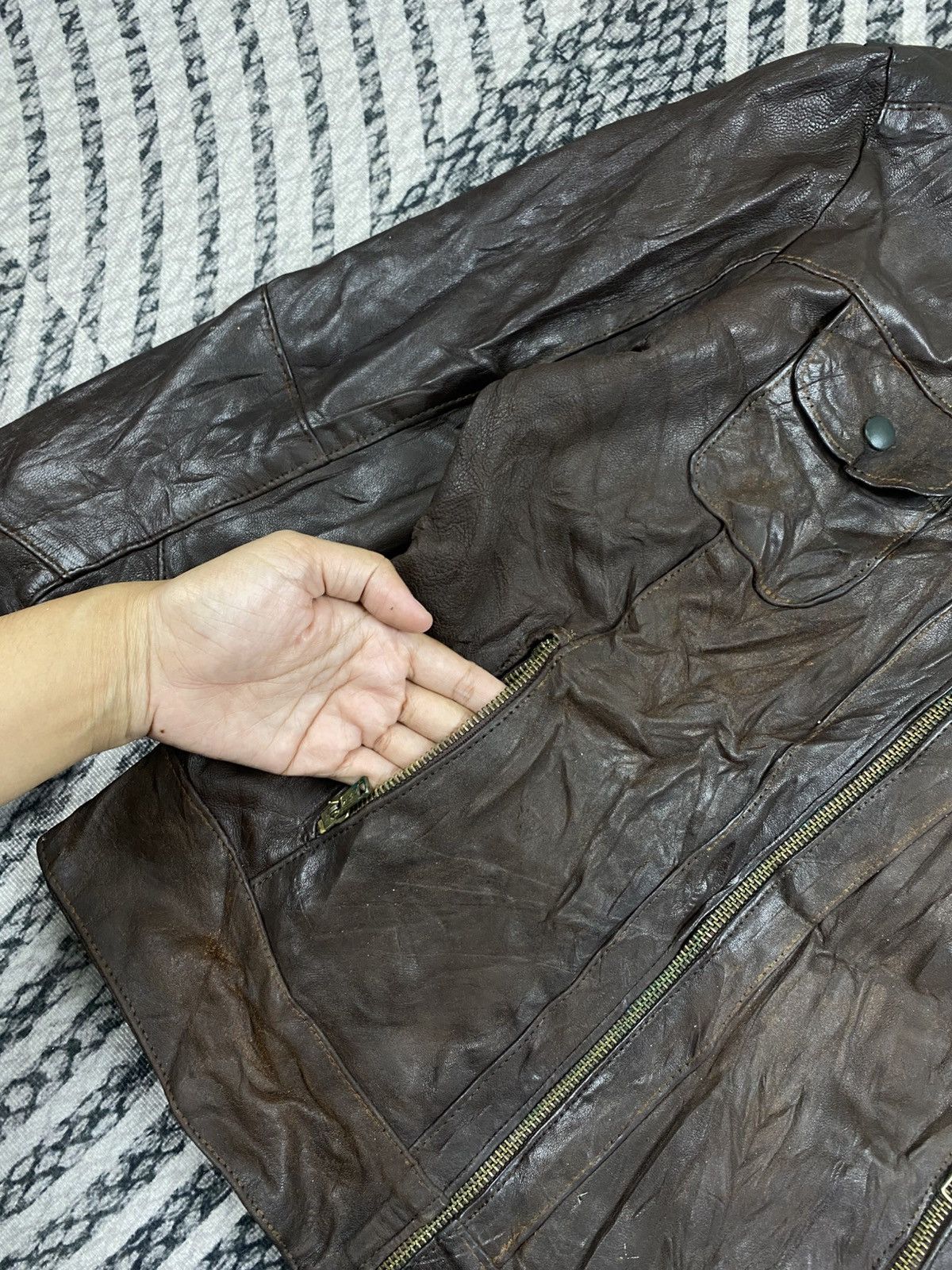 Japanese Brand Vtg Perruzi Italian Distressed Biker Style Leather Jacket Size US S / EU 44-46 / 1 - 6 Thumbnail