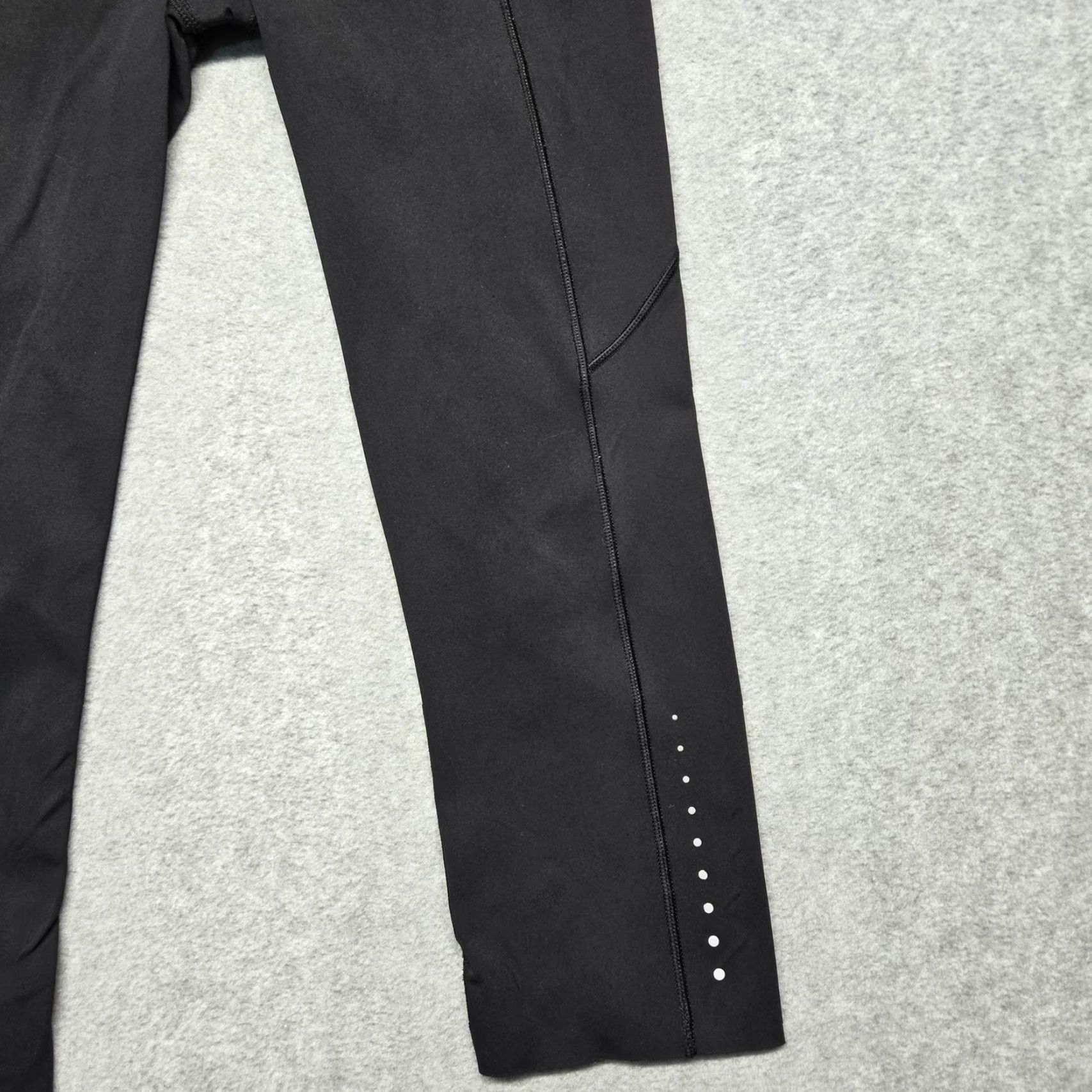 Lululemon Lululemon Leggings Womens 4 Black High Rise Capri Pockets Reflective Athletic Size 27" / US 4 / IT 40 - 6 Thumbnail