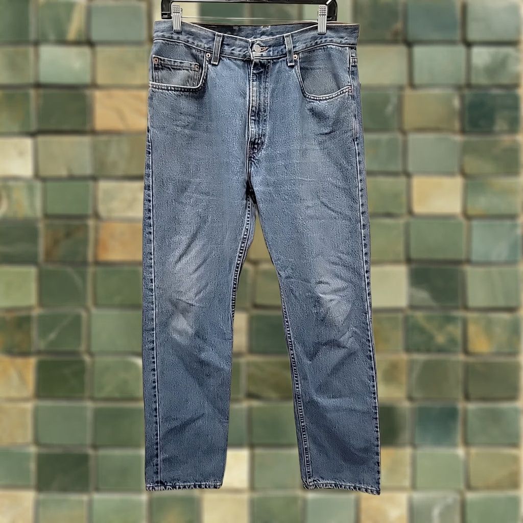 Levi's VINTAGE Levi's 505 Jeans Men 34x32 Blue Light Wash Regular Fit Straight Leg Jeans Size US 34 / EU 50 - 1 Thumbnail
