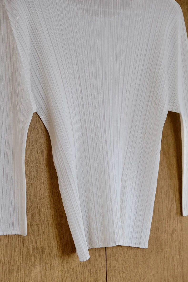Issey Miyake Issey Miyake size:3 White pleated top Size L / US 10 / IT 46 - 5 Thumbnail