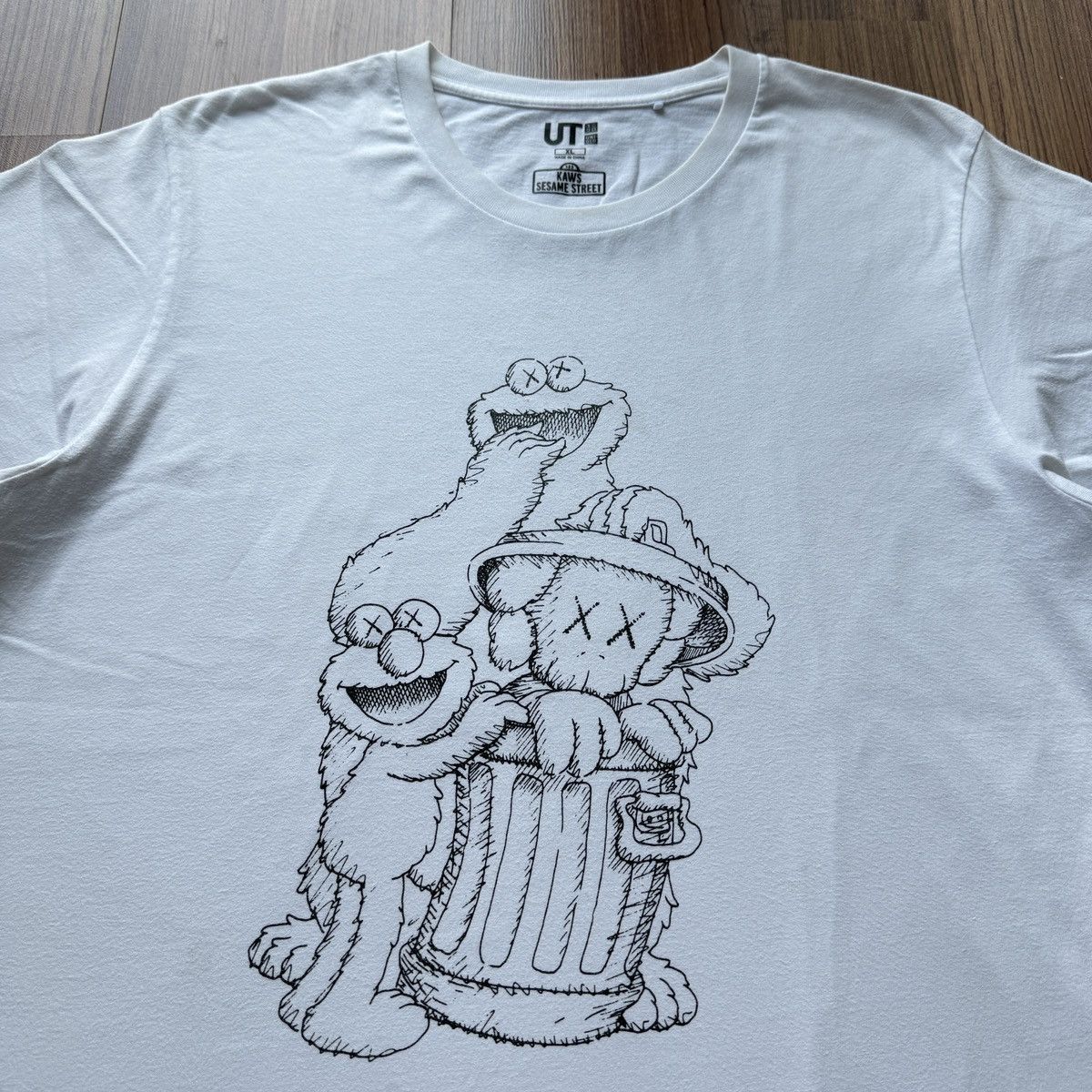 Kaws × Uniqlo Kaws Sesame street Uniqlo Elmo Cookie monster art artist Size US XL / EU 56 / 4 - 1 Thumbnail