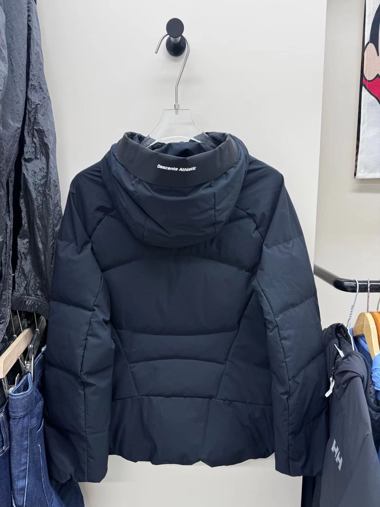 Descente "Descente Womens Short Hooded DownCoat Black L" Size L / US 10 / IT 46 - 2 Thumbnail