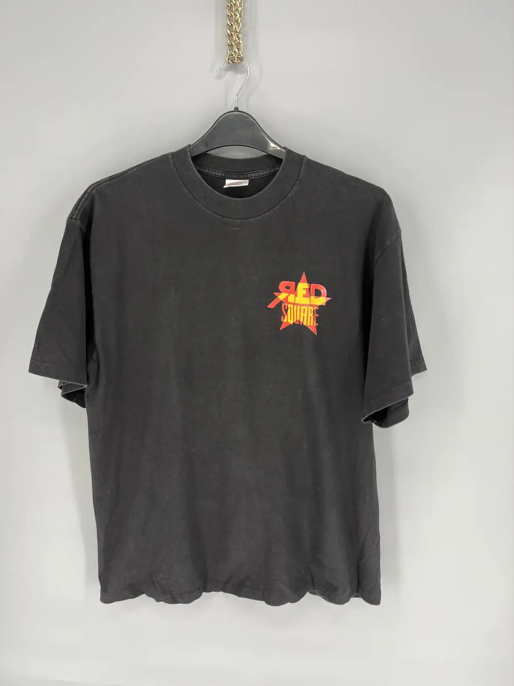 Disney Vintage 90s red square Mickey Mouse Thrashed T-Shirt Size US XL / EU 56 / 4 - 6 Thumbnail