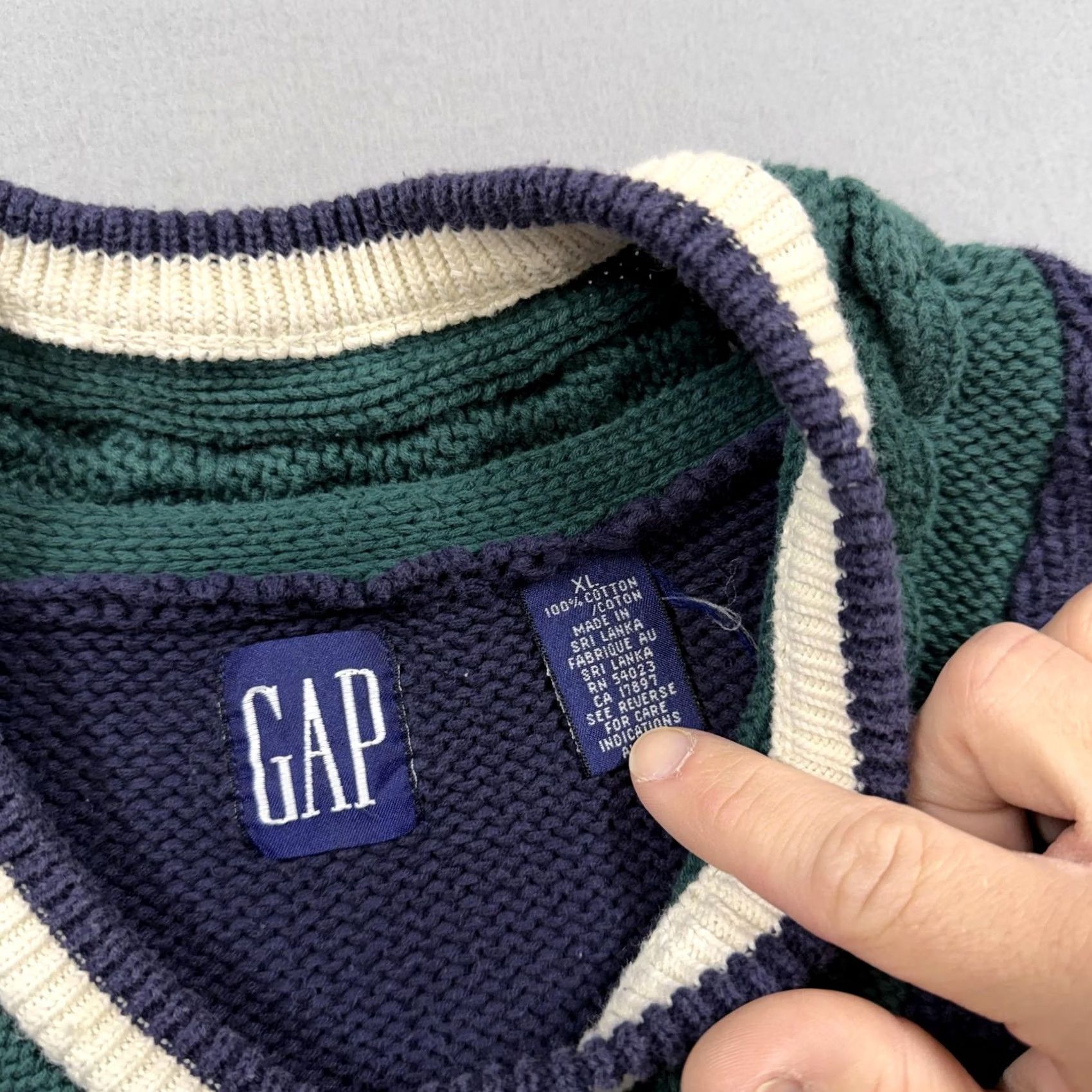 Gap VINTAGE Gap Sweater Mens XL Cable-Knit Striped Blue 90s Pullover Knit Winter Regular Long Sleeve V-Neck Boys/Mens Size US XL / EU 56 / 4 - 3 Thumbnail