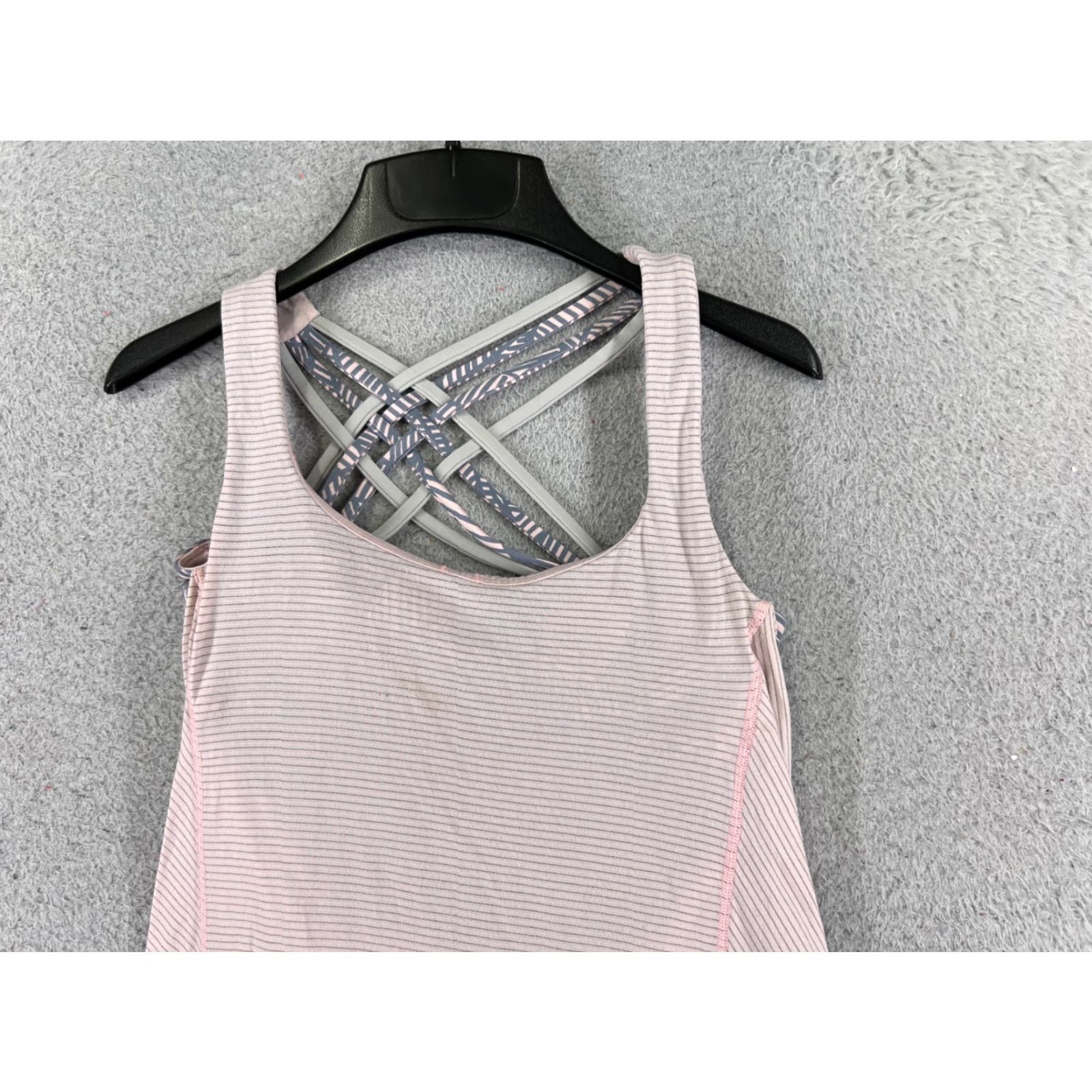 Lululemon Lululemon Shirt Women 6 Pink Tank Sleeveless Built In Bra Stripe Casual Sleeveless Shirt Womens Pink 6 Size M / US 6-8 / IT 42-44 - 4 Thumbnail