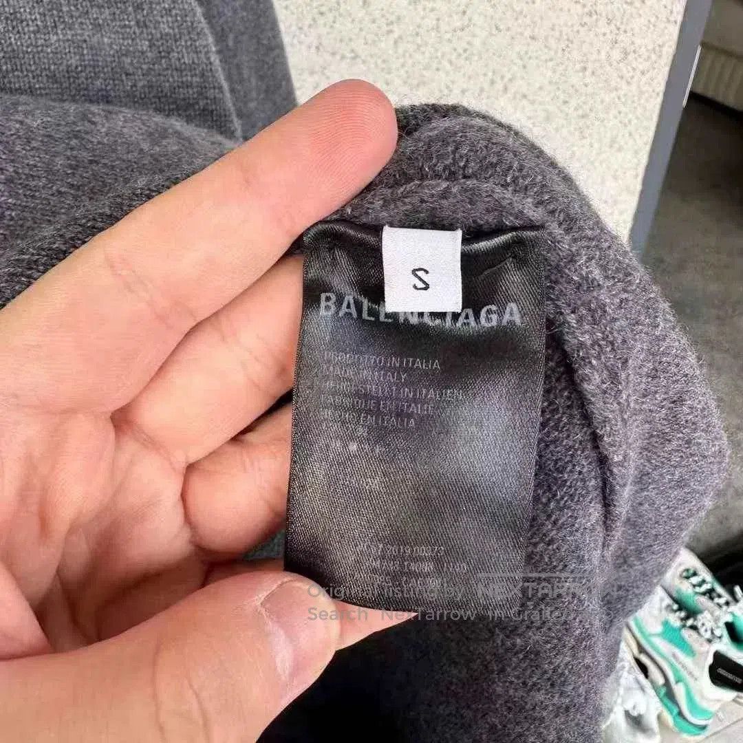 Balenciaga Balenciaga Crown Lock Sweater. Size US M / EU 48-50 / 2 - 4 Thumbnail
