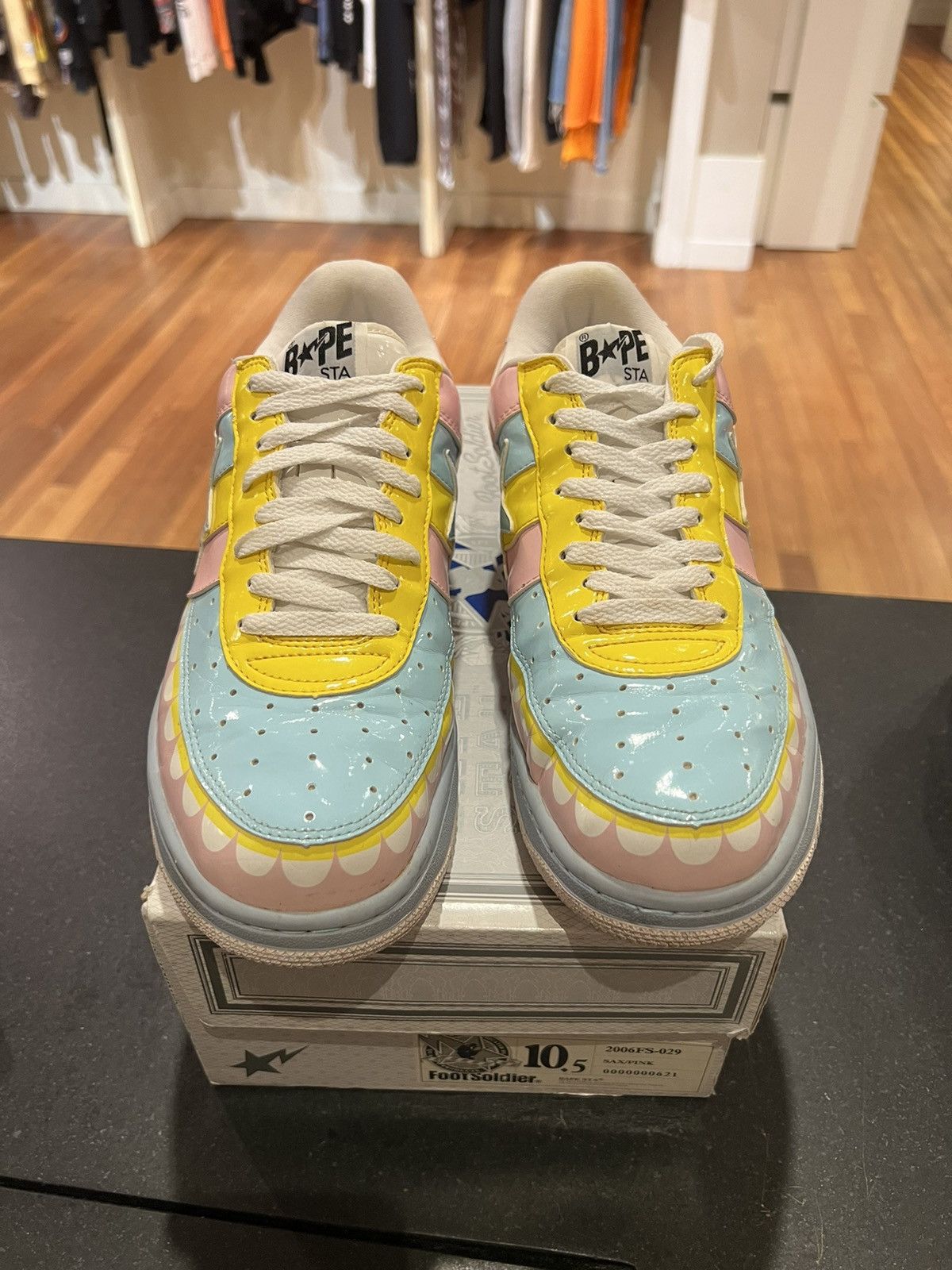 OG bape x kaws bapesta Chomper cotton candy - Main Image