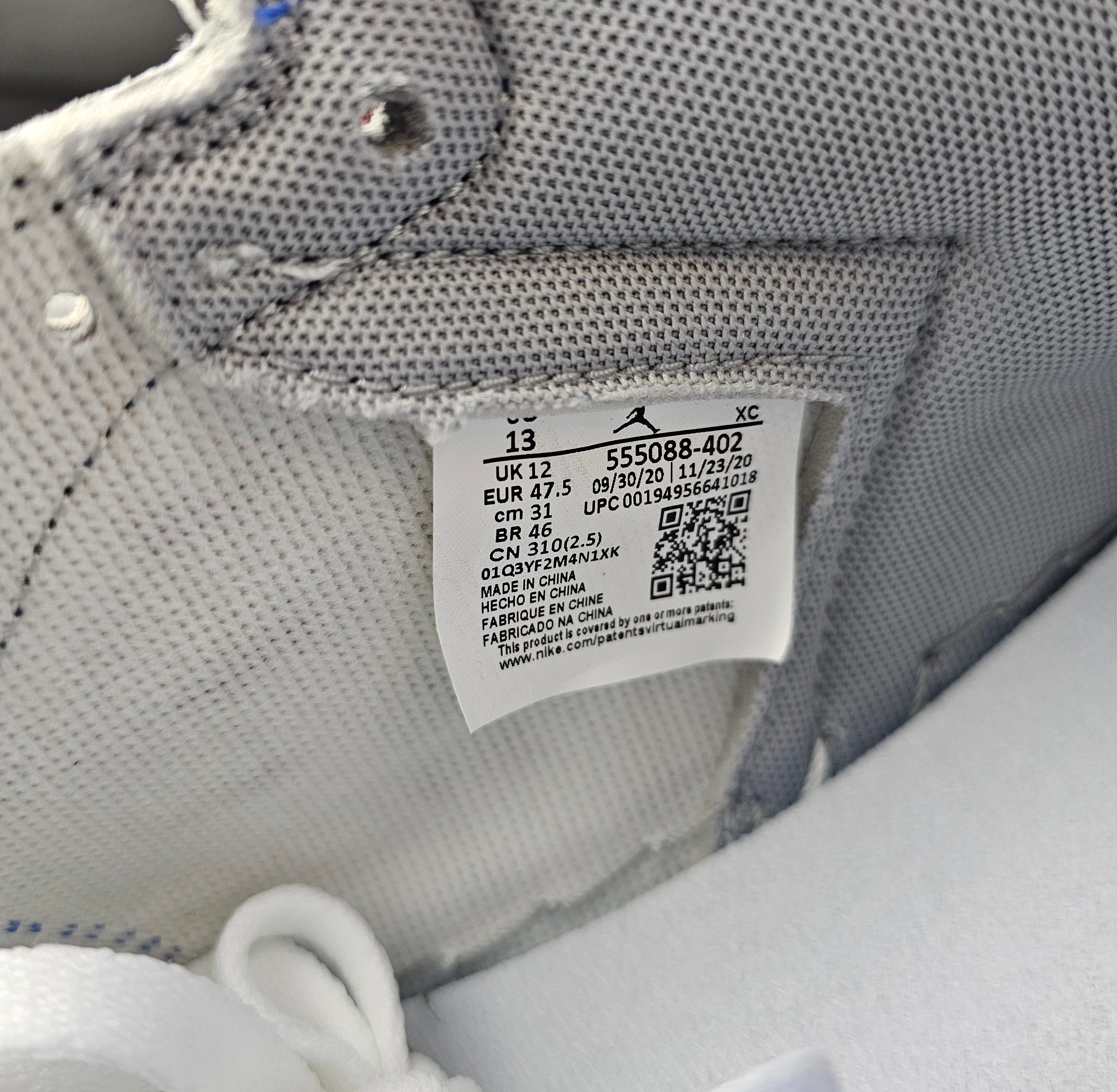 Jordan Brand Nike Air Jordan 1 Retro High OG Hyper Royal Smoke Grey Men's Size US 13 / EU 46 - 10 Thumbnail