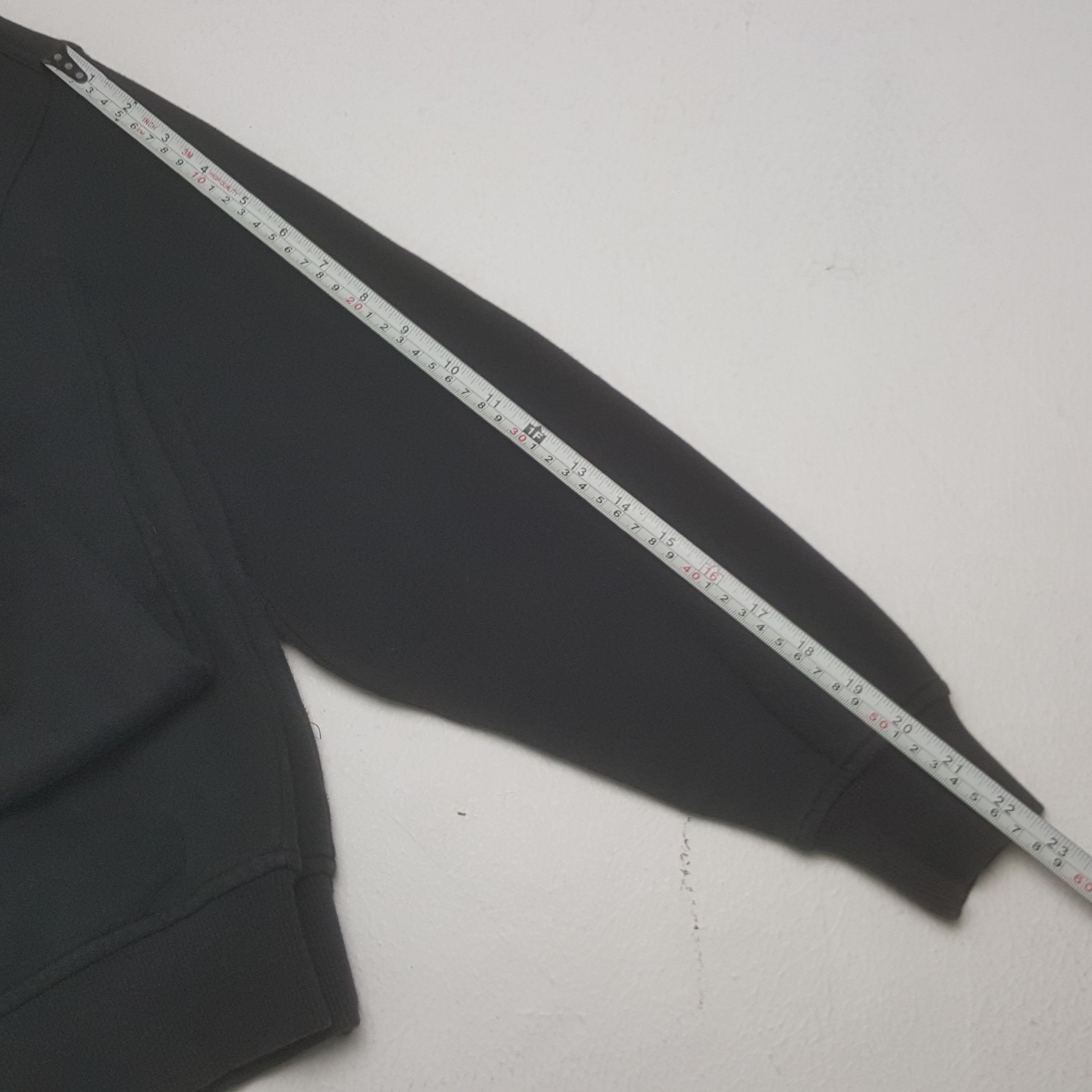 Yves Saint Laurent Vintage Yves Saint Laurent Center Embroidery Logo Sweatshirt Size US M / EU 48-50 / 2 - 7 Thumbnail