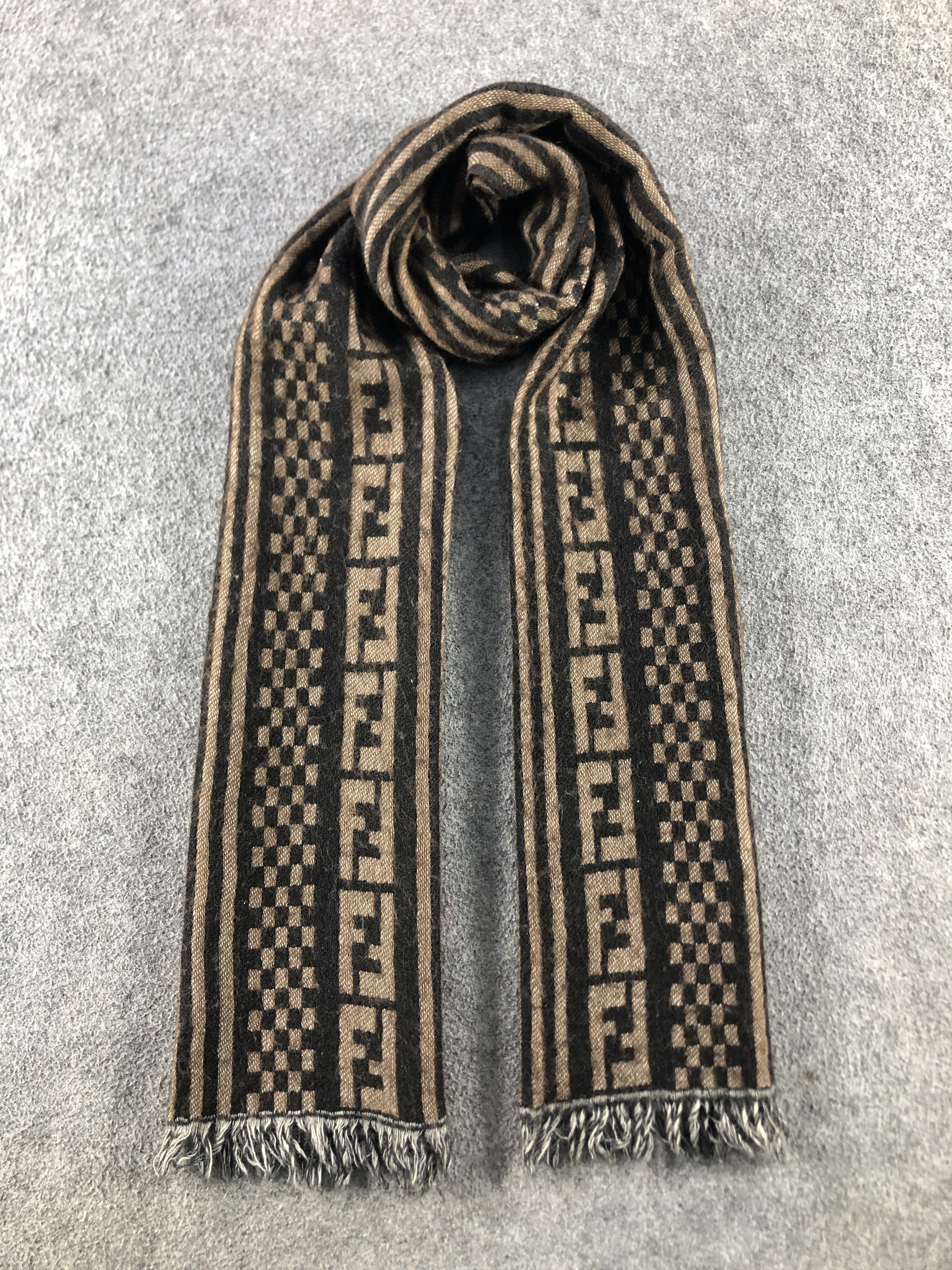 Fendi Fendi Scarf / Muffler / Neckwear P879 Size ONE SIZE - 1 Thumbnail