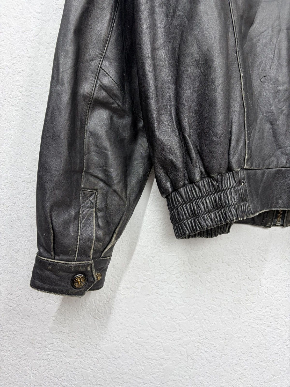 Valentino Vintage R.VALENTINO Black Leather Bomber Jacket Italy 90s Size US M / EU 48-50 / 2 - 11 Thumbnail