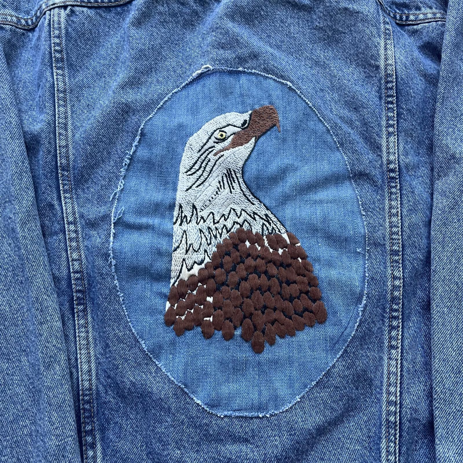 Levi's × Vintage Vintage 90s Levi’s Denim Eagle Embroidered Trucker Jacket Size US M / EU 48-50 / 2 - 5 Thumbnail