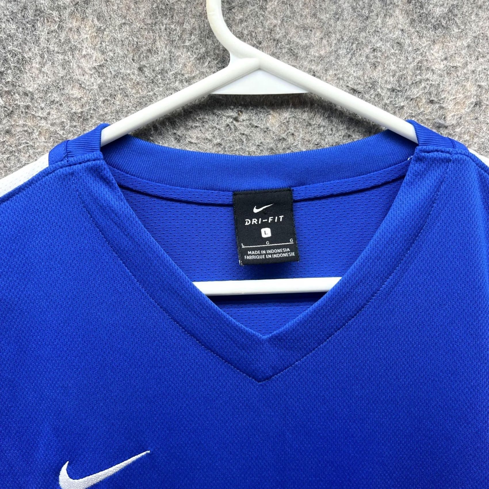 Nike Nike Shirt Women Large Royal Blue White Dri-Fit V-Neck T-Shirt Casual Short Sleeve Size L / US 10 / IT 46 - 5 Thumbnail