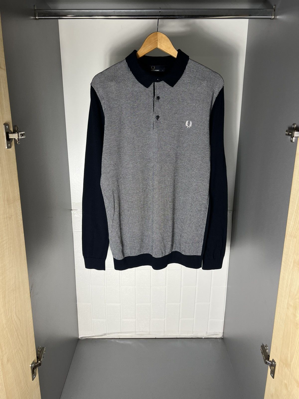 Fred Perry VINTAGE FRED PERRY LONG SLEEVE POLO CASUAL DESIGNER DELUX Size US L / EU 52-54 / 3 - 1 Thumbnail