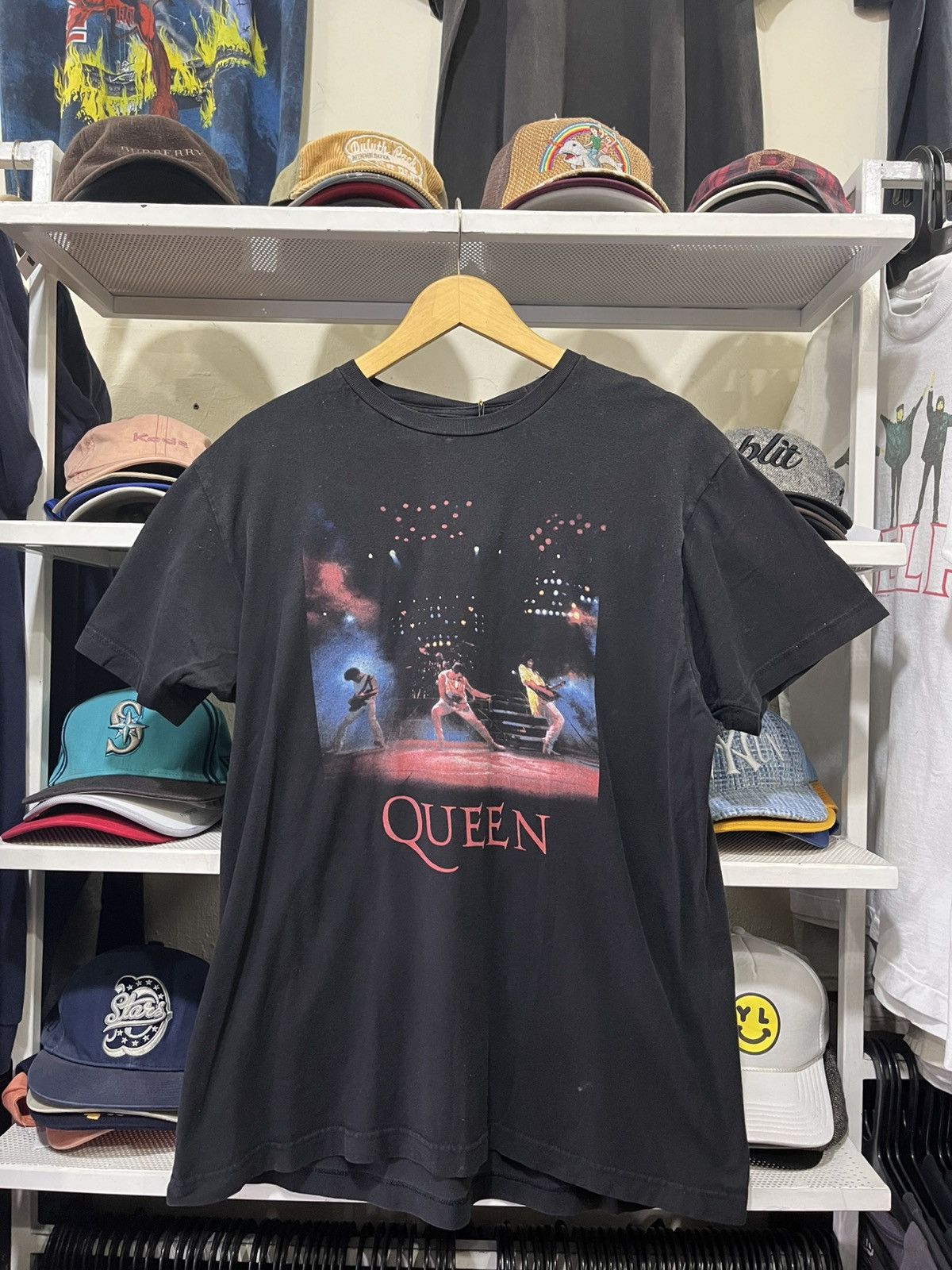 Band Tees Queen Shirt Black Graphic Crew Stretch Pullover Size US XL / EU 56 / 4 - 1 Thumbnail